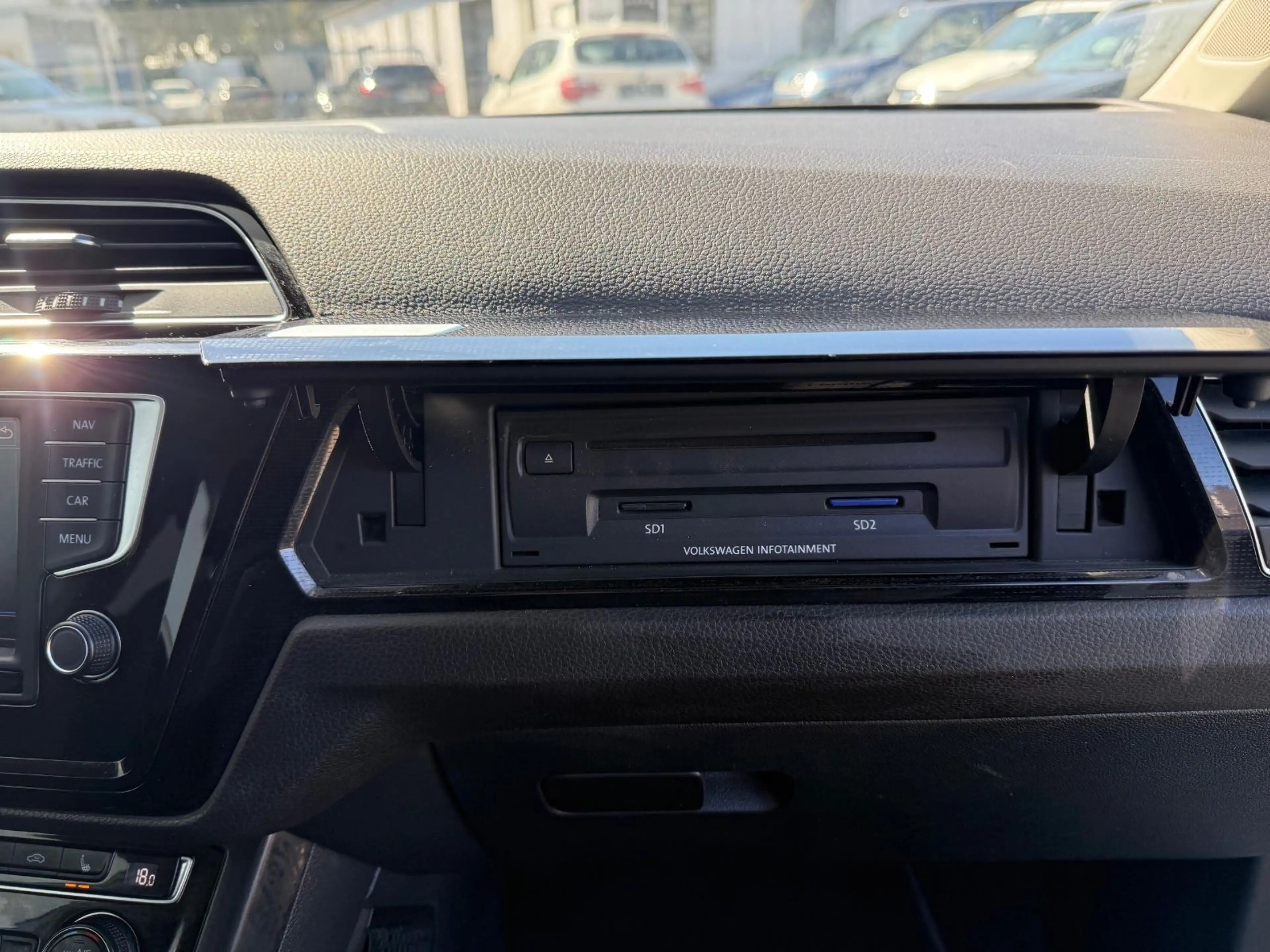 Volkswagen Touran Sound 1.Hand*7Sitzer*Navi*AHK — photo 16