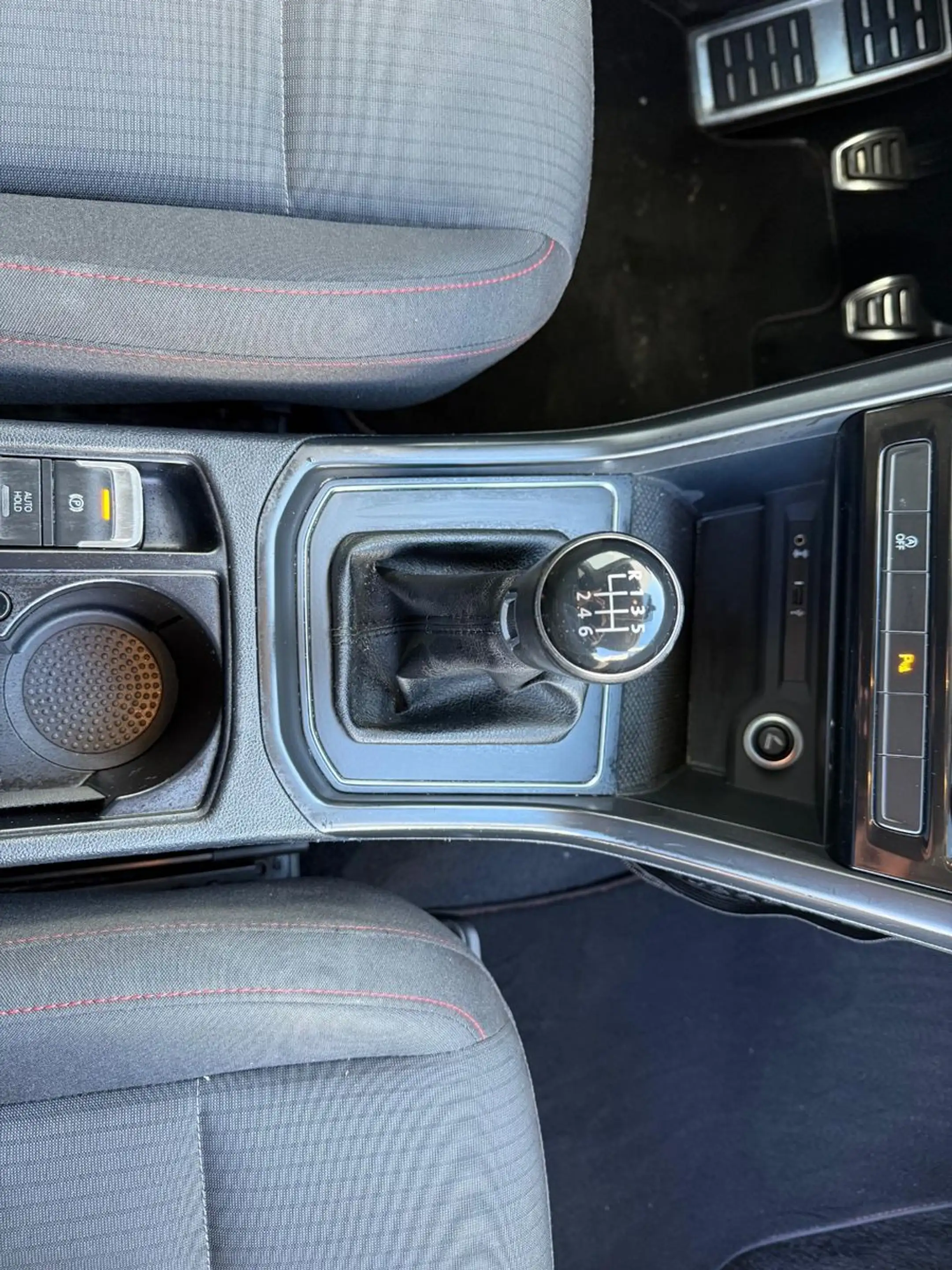 Volkswagen Touran Sound 1.Hand*7Sitzer*Navi*AHK — photo 14