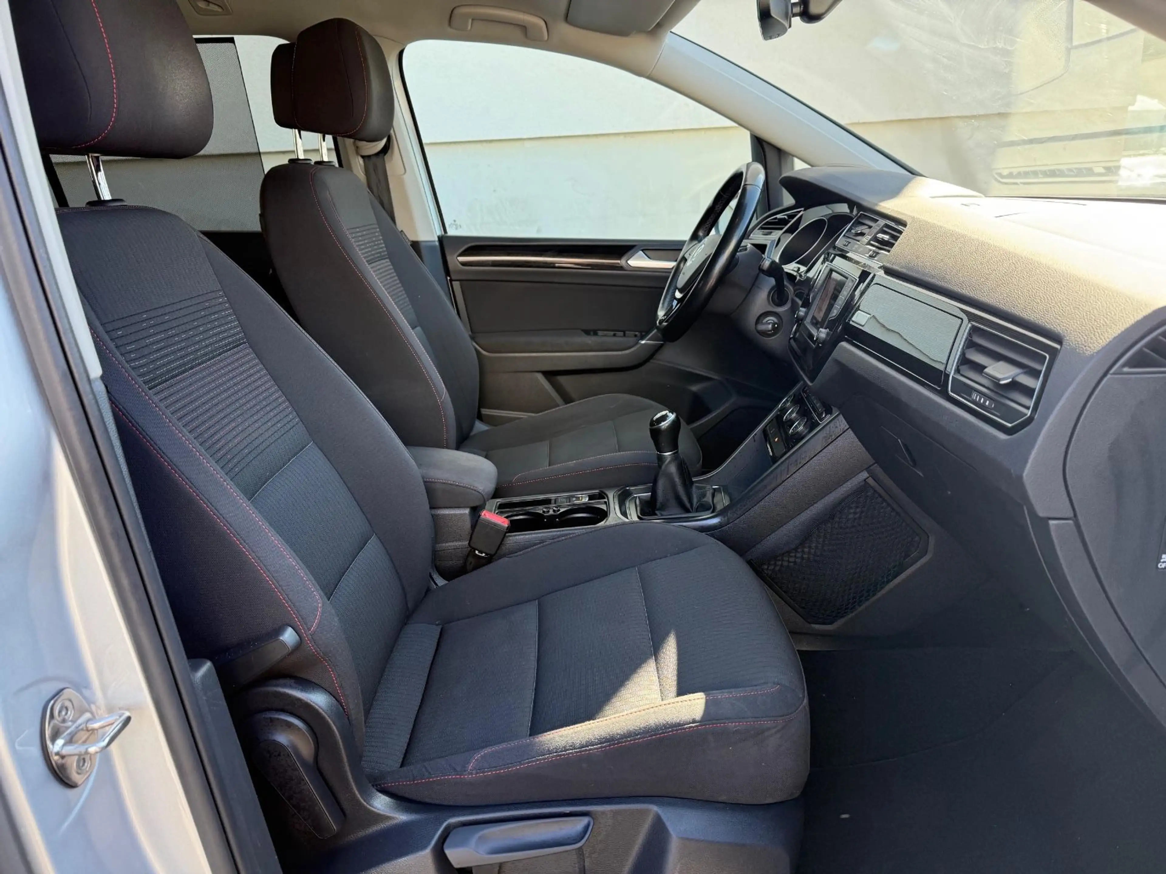 Volkswagen Touran Sound 1.Hand*7Sitzer*Navi*AHK — photo 18