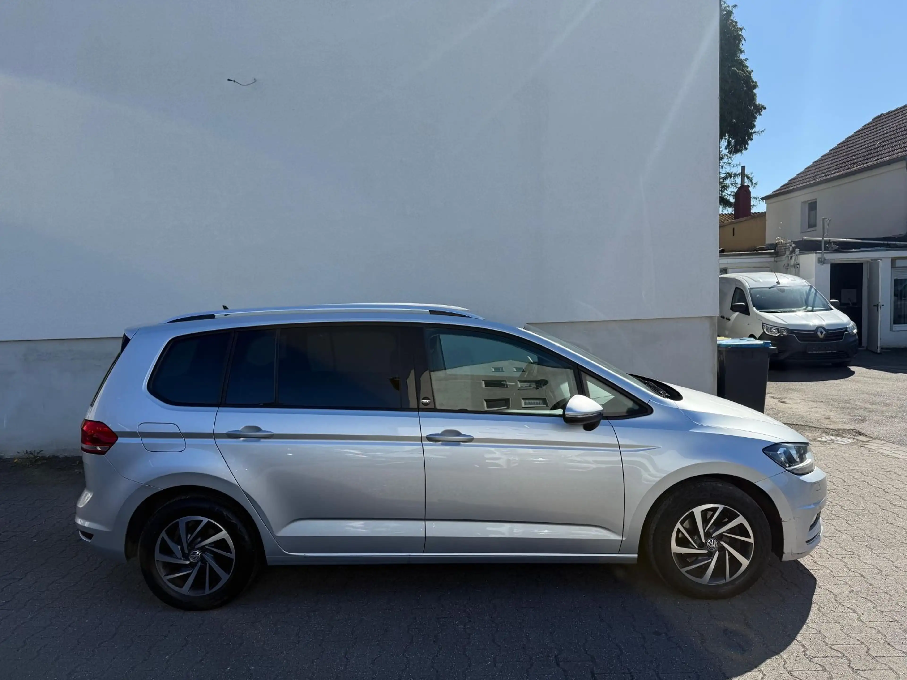 Volkswagen Touran Sound 1.Hand*7Sitzer*Navi*AHK — photo 5