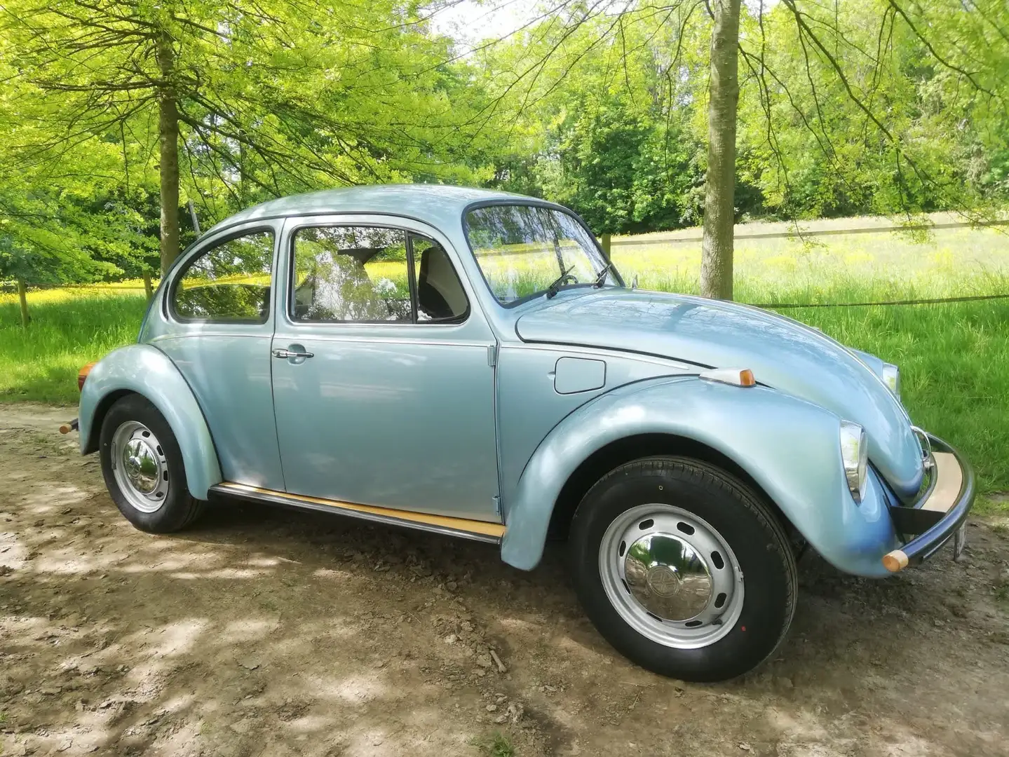 Oldtimer Volkswagen Kever 1974 jeans blauw metallic - 1