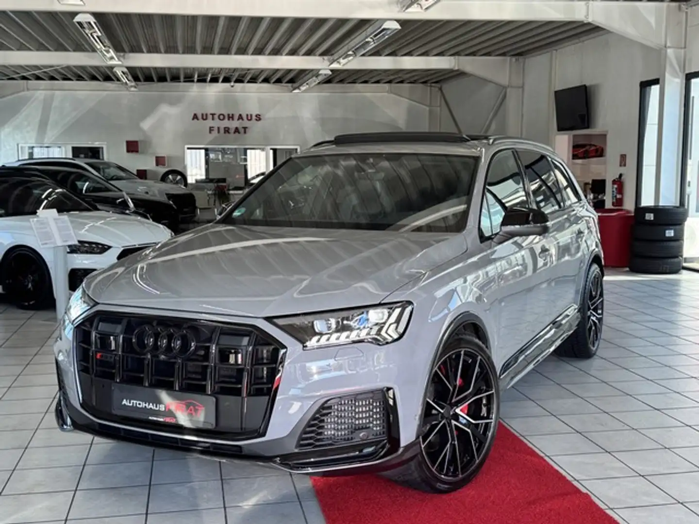 Audi SQ7 4.0 competition plus quattro TFSI 7- Sitzer +Panor Gris - 1