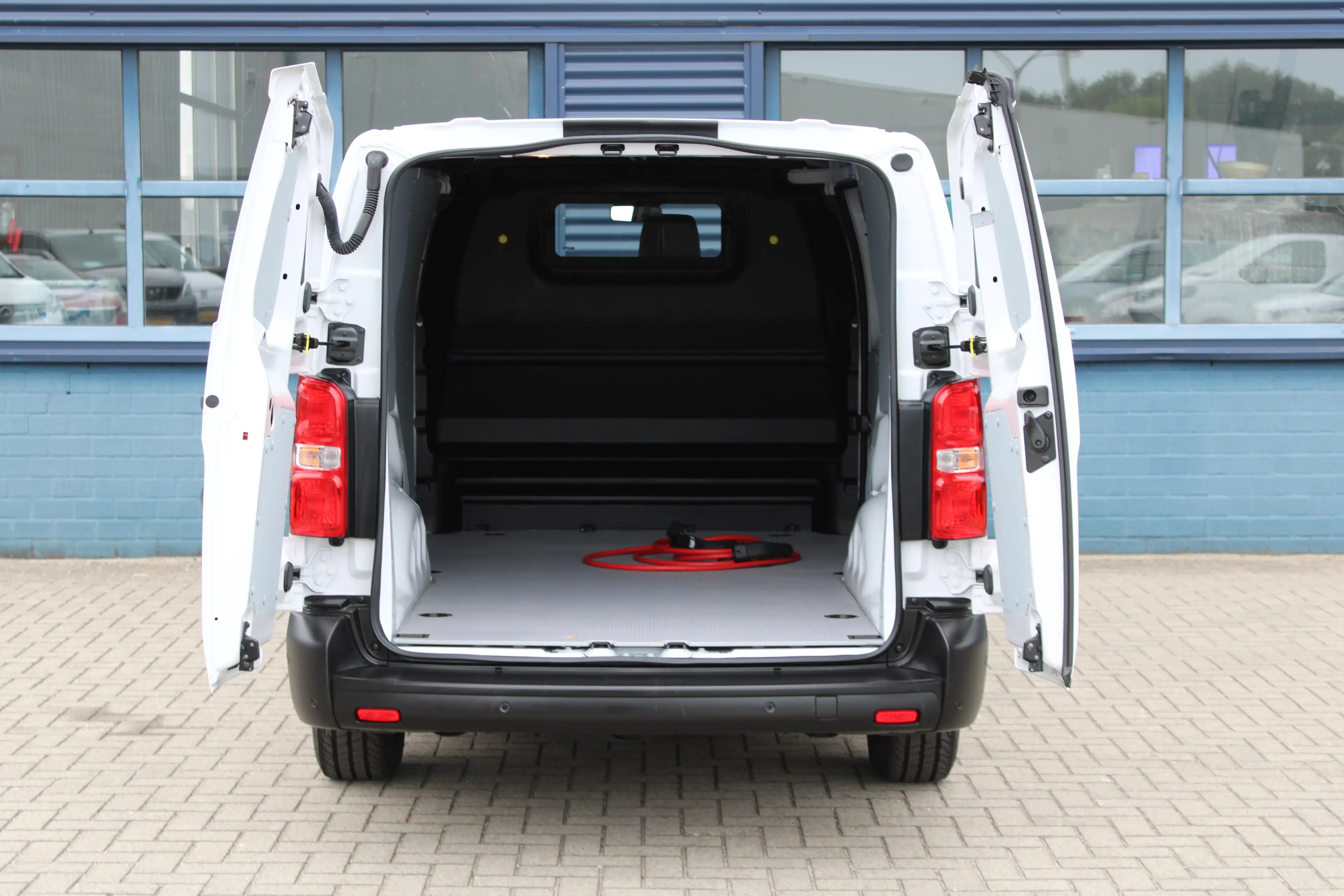 Peugeot e-Expert L3 75 kWh | 8 JAAR GARANTIE | CAMERA | NAVI | BETI — photo 4