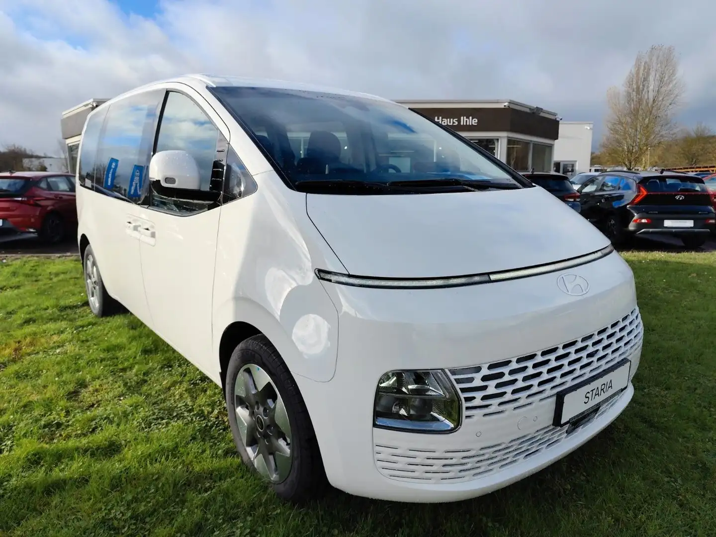Hyundai STARIA 9-Sitzer HEV 1.6 T-Gdi 6-AT 2WD TREND Blanc - 2