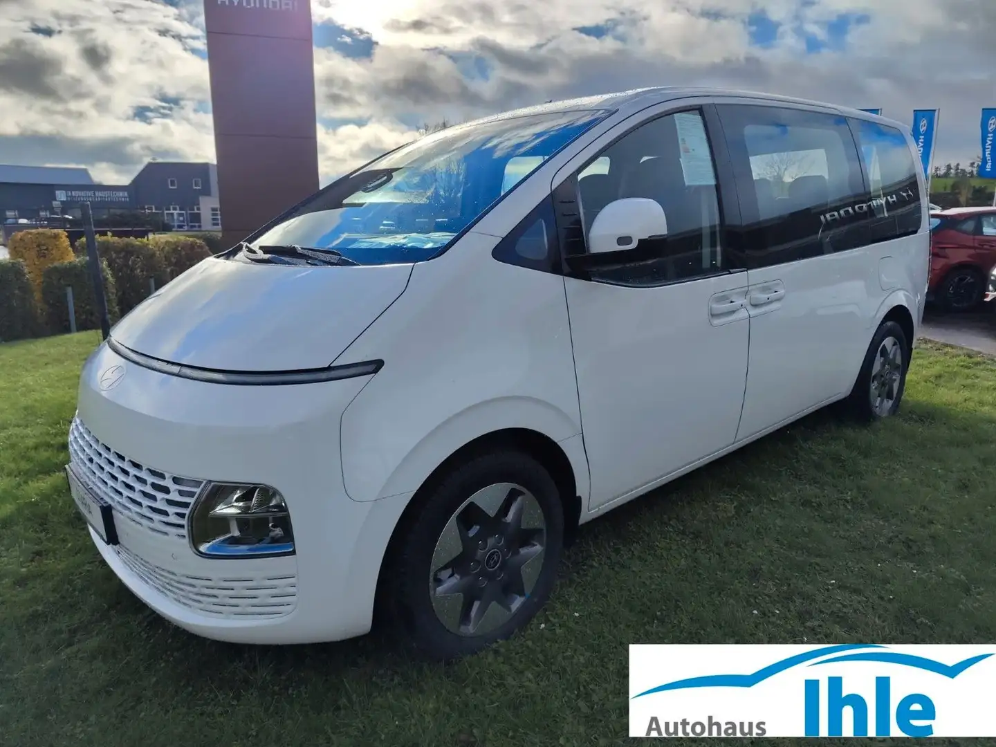Hyundai STARIA 9-Sitzer HEV 1.6 T-Gdi 6-AT 2WD TREND Blanc - 1