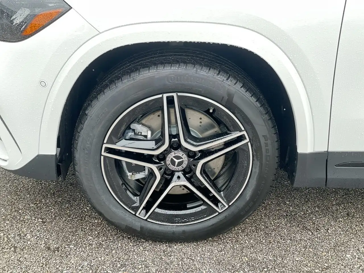 Mercedes-Benz GLA снимка Mercedes-Benz GLA