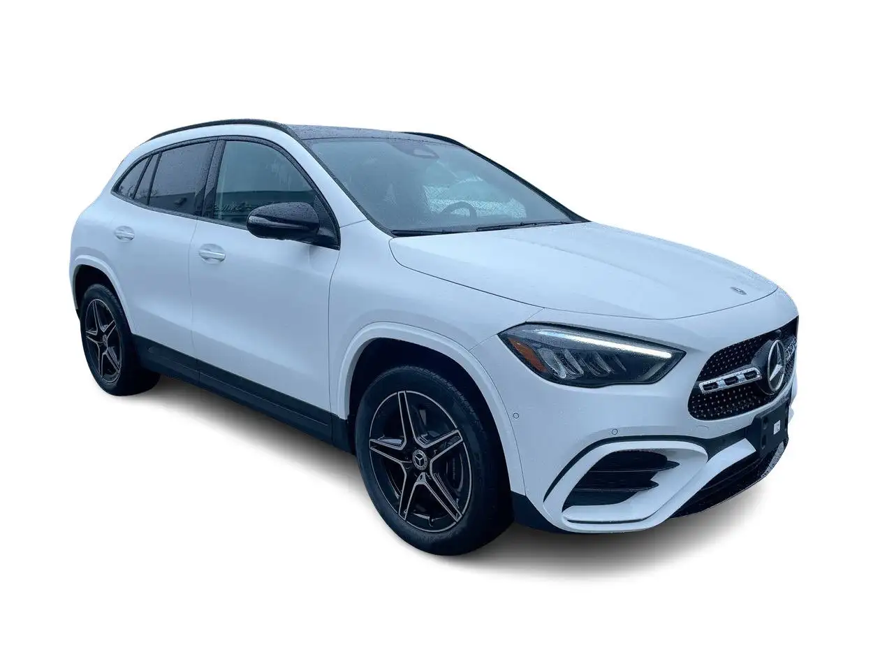 Mercedes-Benz GLA снимка Mercedes-Benz GLA