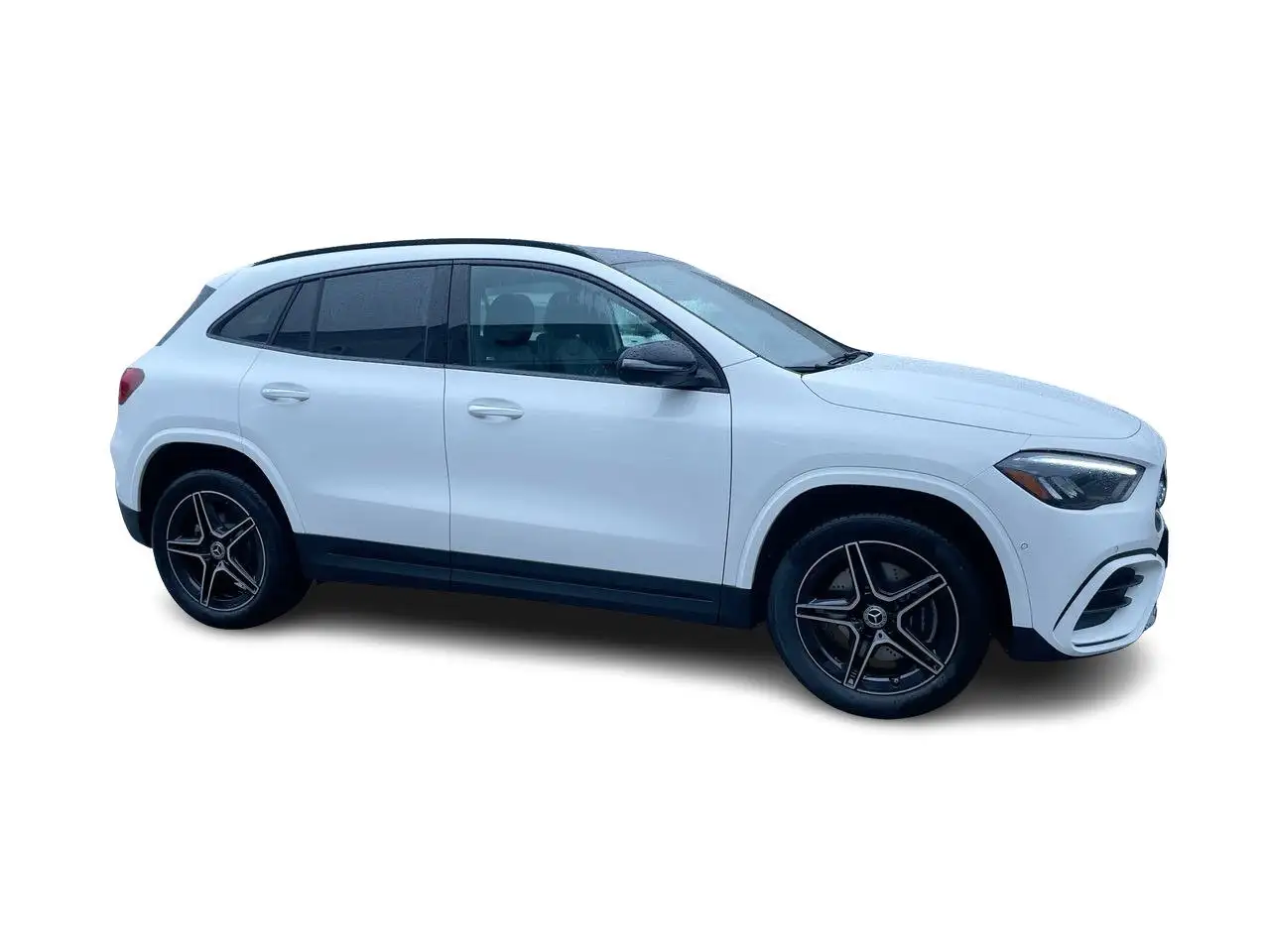 Mercedes-Benz GLA снимка Mercedes-Benz GLA