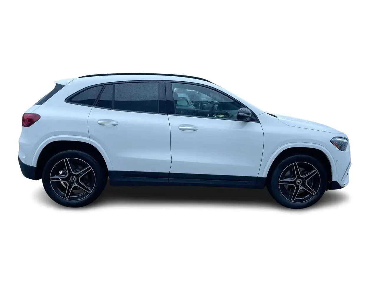 Mercedes-Benz GLA снимка Mercedes-Benz GLA