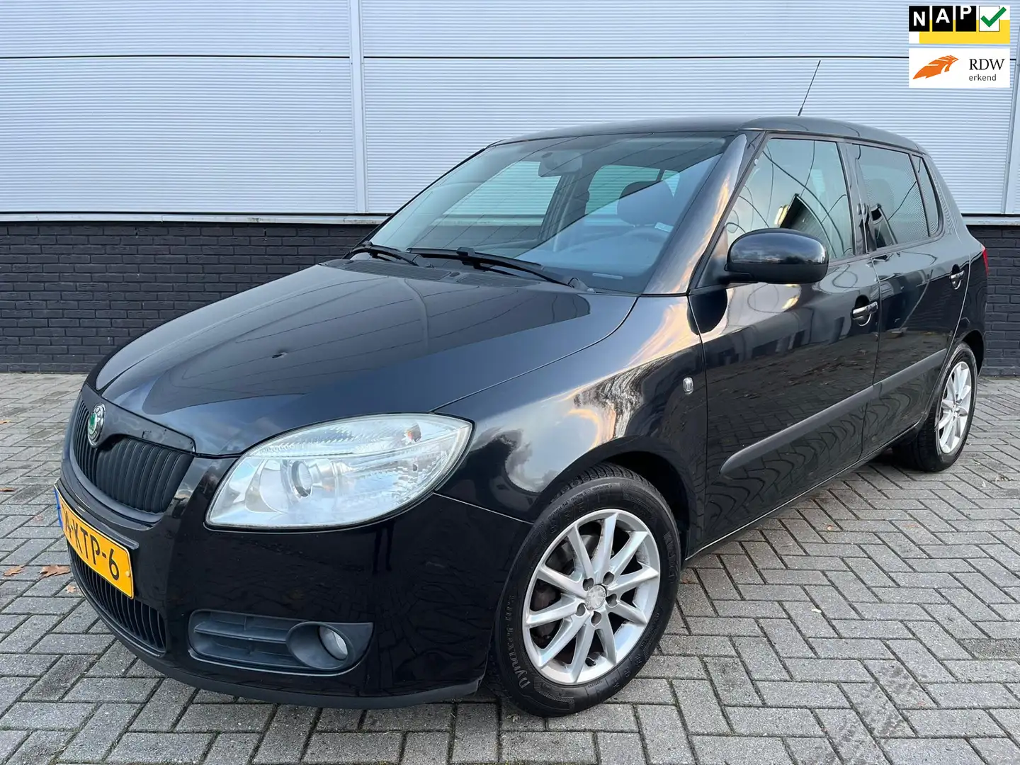 Skoda Fabia 1.2-12V Sprint 5drs Clima - armsteun - aux - lm ve Zwart - 1