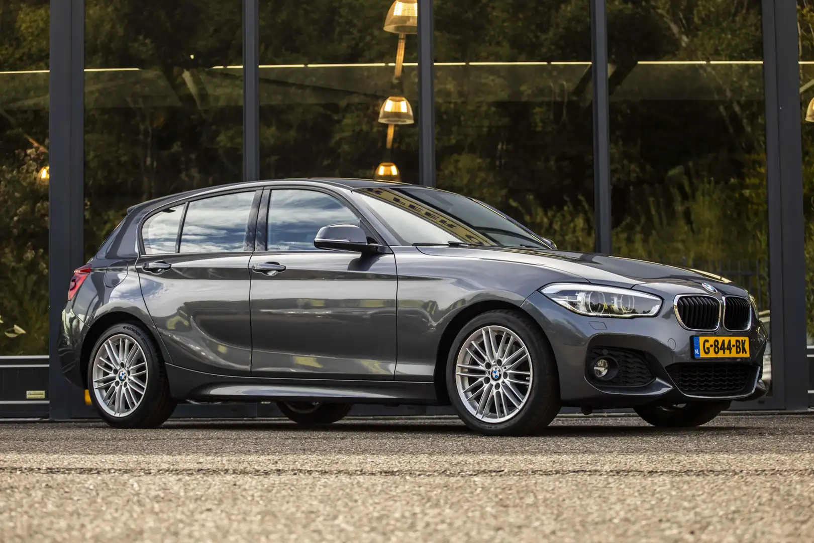 BMW 120 1-serie 120i Executive Gris - 1