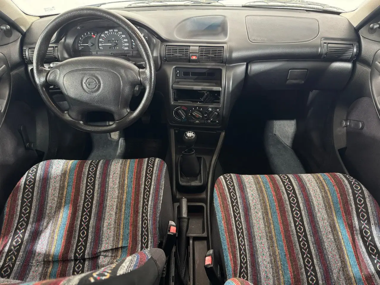 Opel Astra 1.6 *WENIG KILOMETER+AHK+SCHMUTZFÄNGER*, foto 11