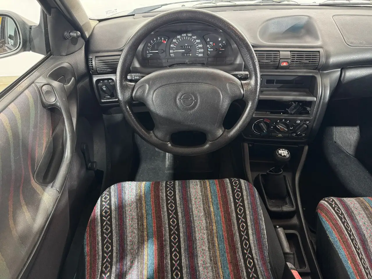 Opel Astra 1.6 *WENIG KILOMETER+AHK+SCHMUTZFÄNGER*, foto 10