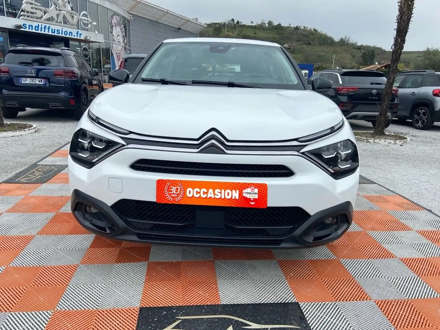 Citroen C4 BlueHDi 130 EAT8 FEEL PACK GPS Caméra JA 18\u0026a Blanc - 2