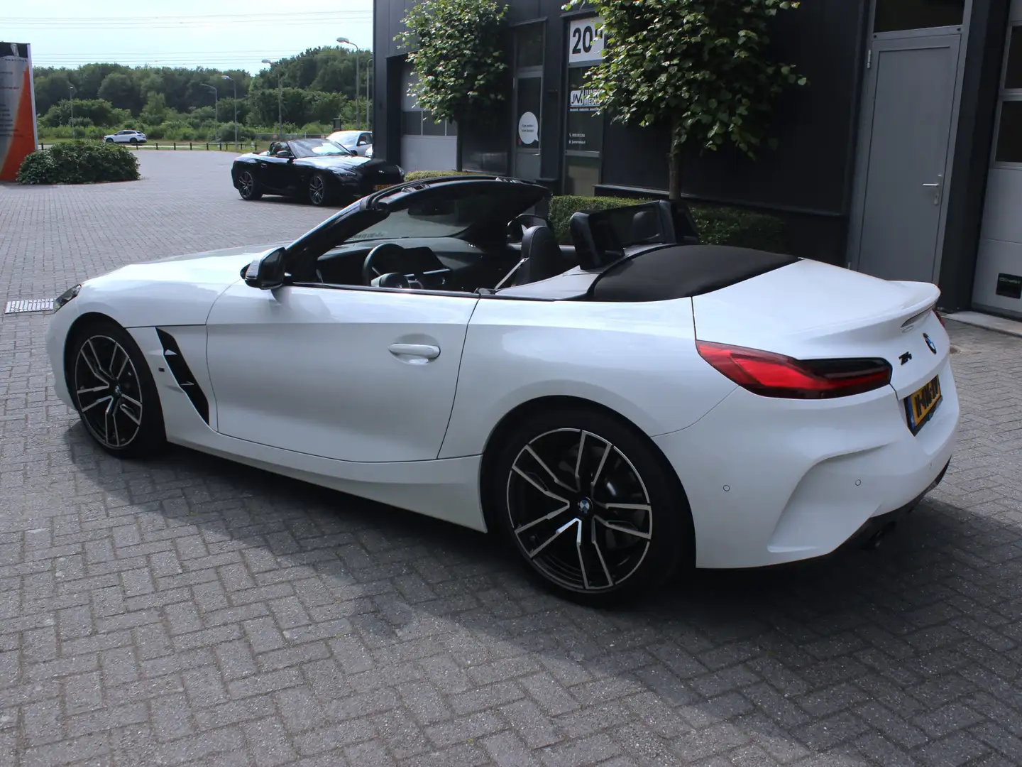 BMW Z4 Roadster sDrive20i High Executive NL-Auto! Wit - 2