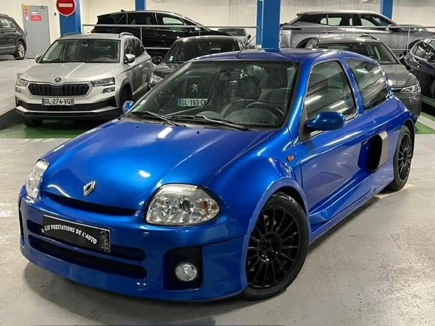 Renault Clio II (B/C65) 3.0 V6 255ch 3p Синий - 1