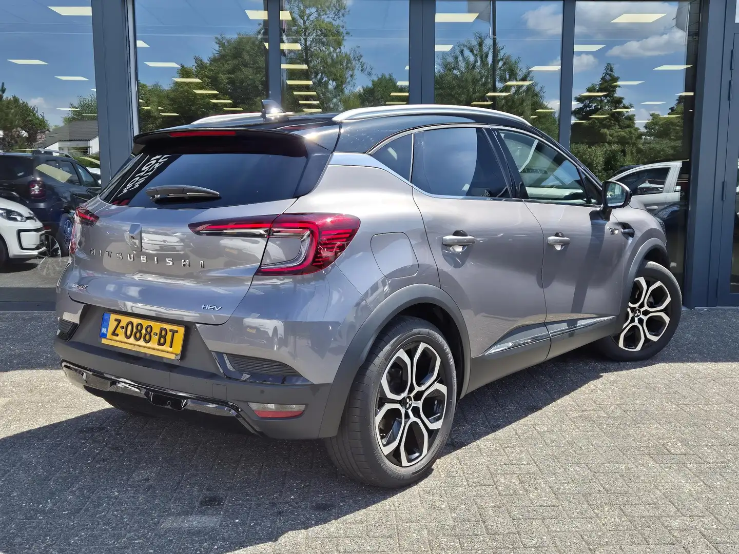 Mitsubishi ASX 1.6 HEV AT First Edition Grijs - 2