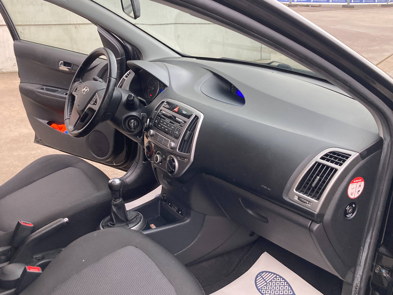 Hyundai i20 1.2 benzine 2015 met 107000km*GO EDITIE*GARANTIE*airco*EURO 5*LEZ OK* — photo 6