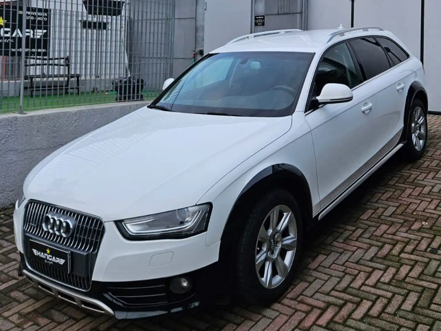 Audi A4 allroad 2.0 tdi Advanced s-tronic Weiß - 1