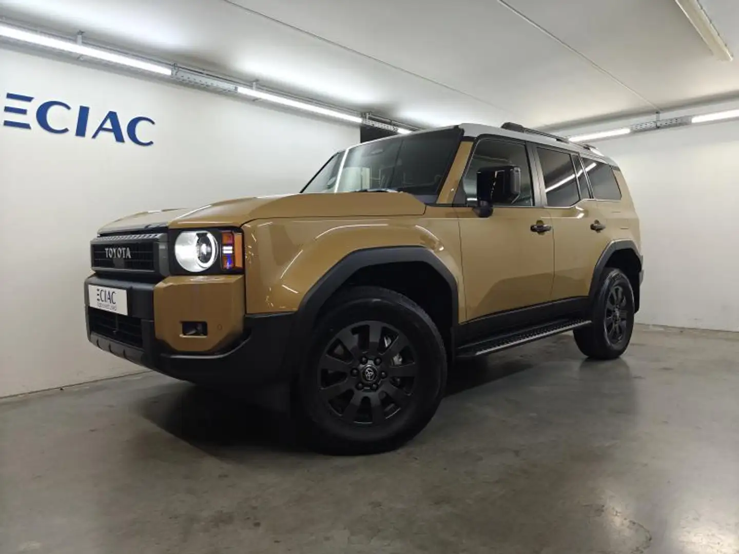 Toyota Land Cruiser First Edition Gelb - 1
