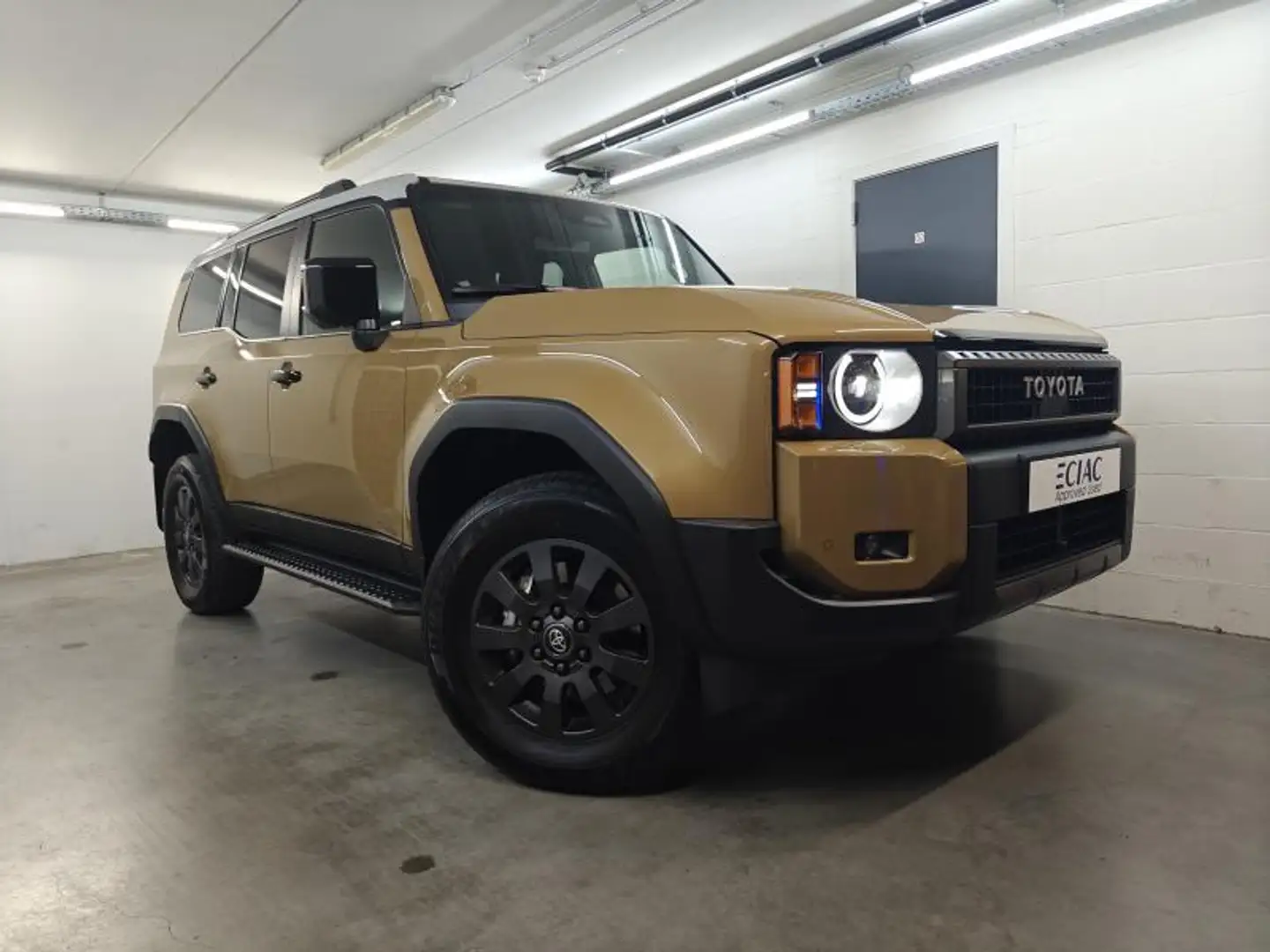 Toyota Land Cruiser First Edition Gelb - 2
