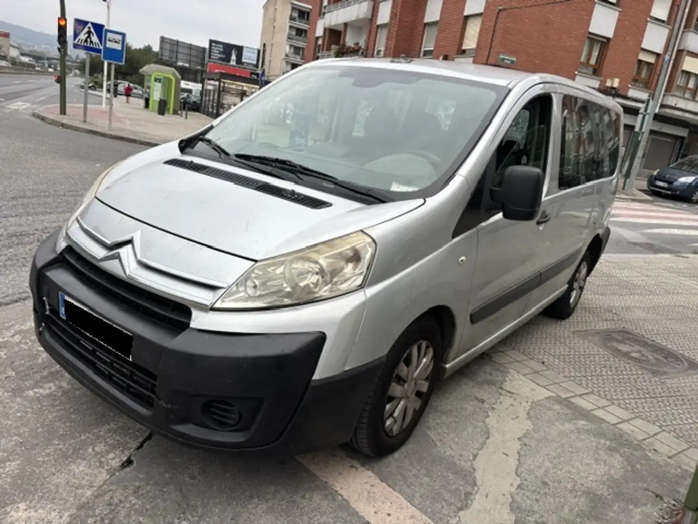 Citroen Jumpy Combi HDI 5/9pl. 120 Plateado - 2