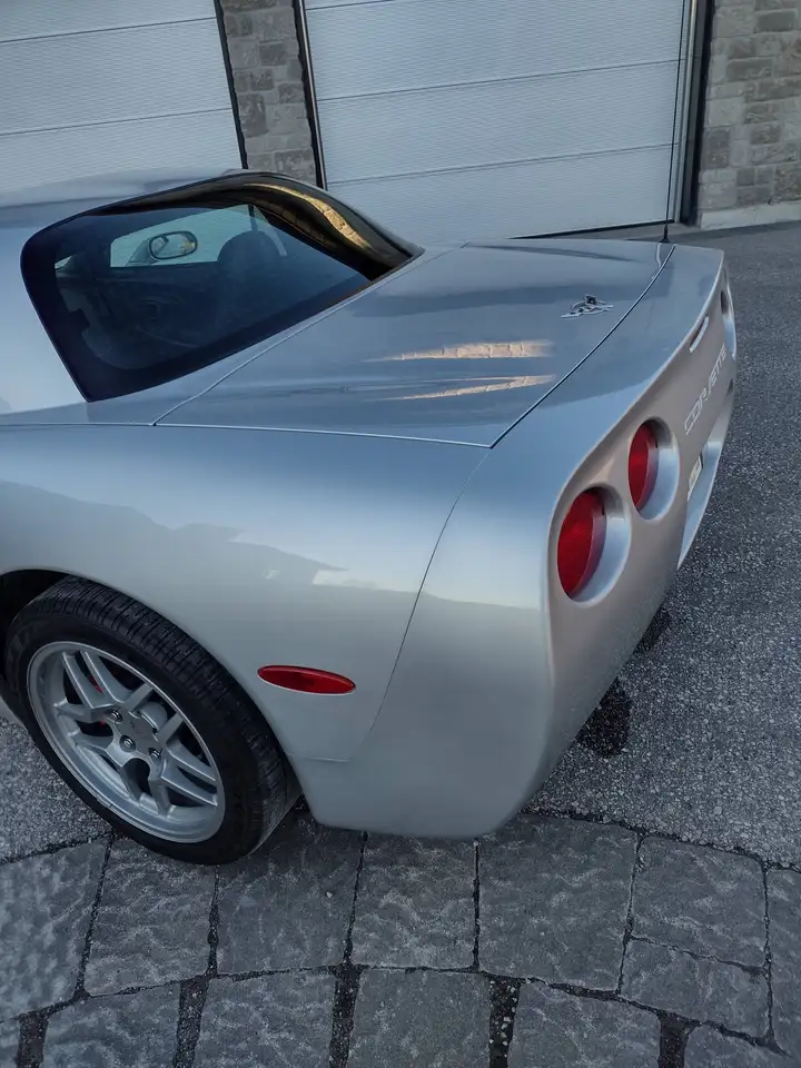 Chevrolet Corvette снимка Chevrolet Corvette