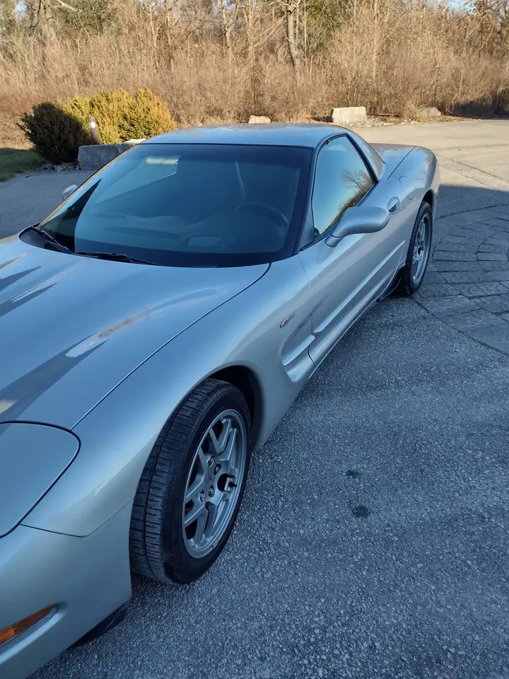 Chevrolet Corvette снимка Chevrolet Corvette