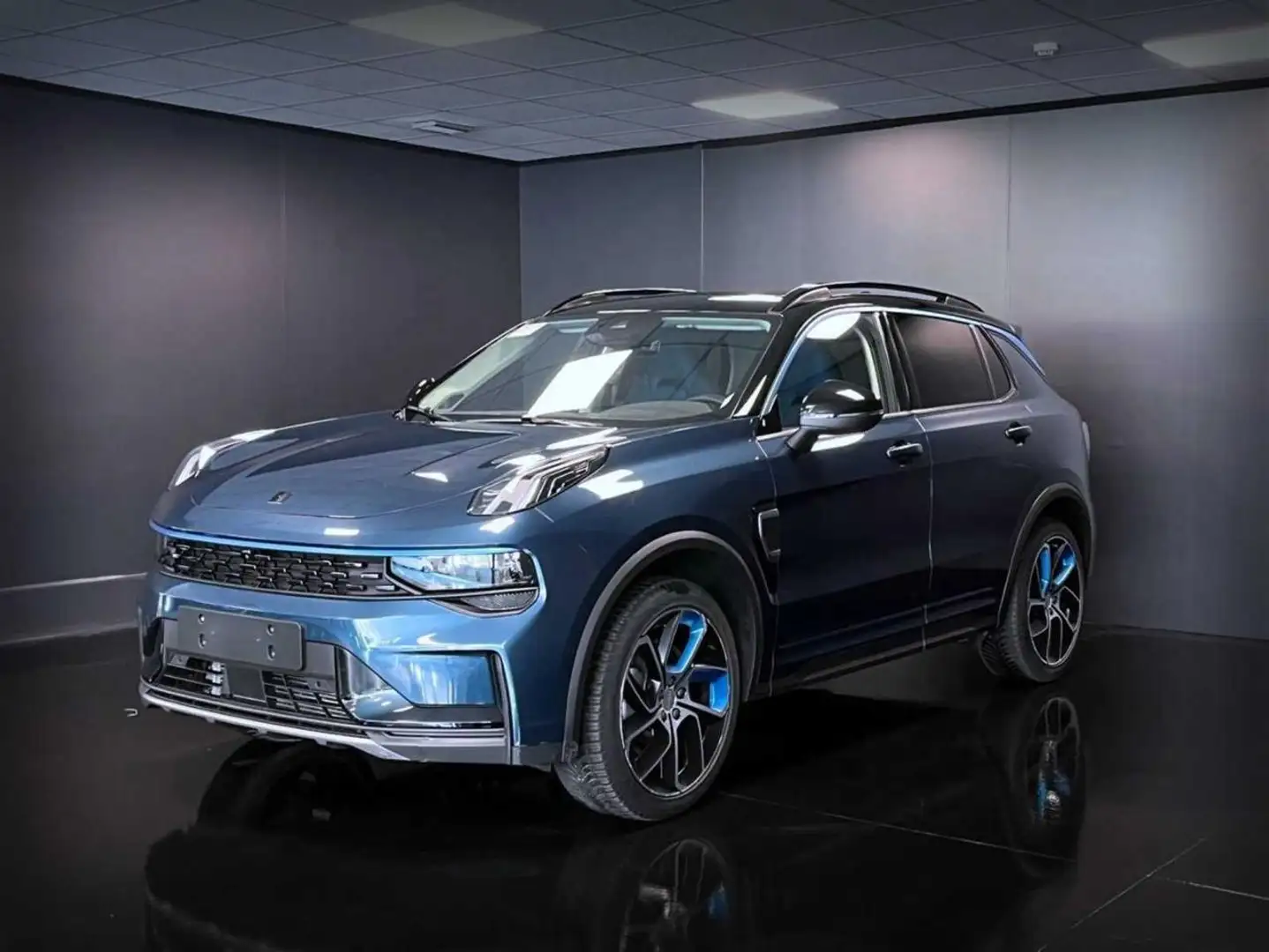 Lynk & Co 01 1.5 PHEV DCT Blau - 2