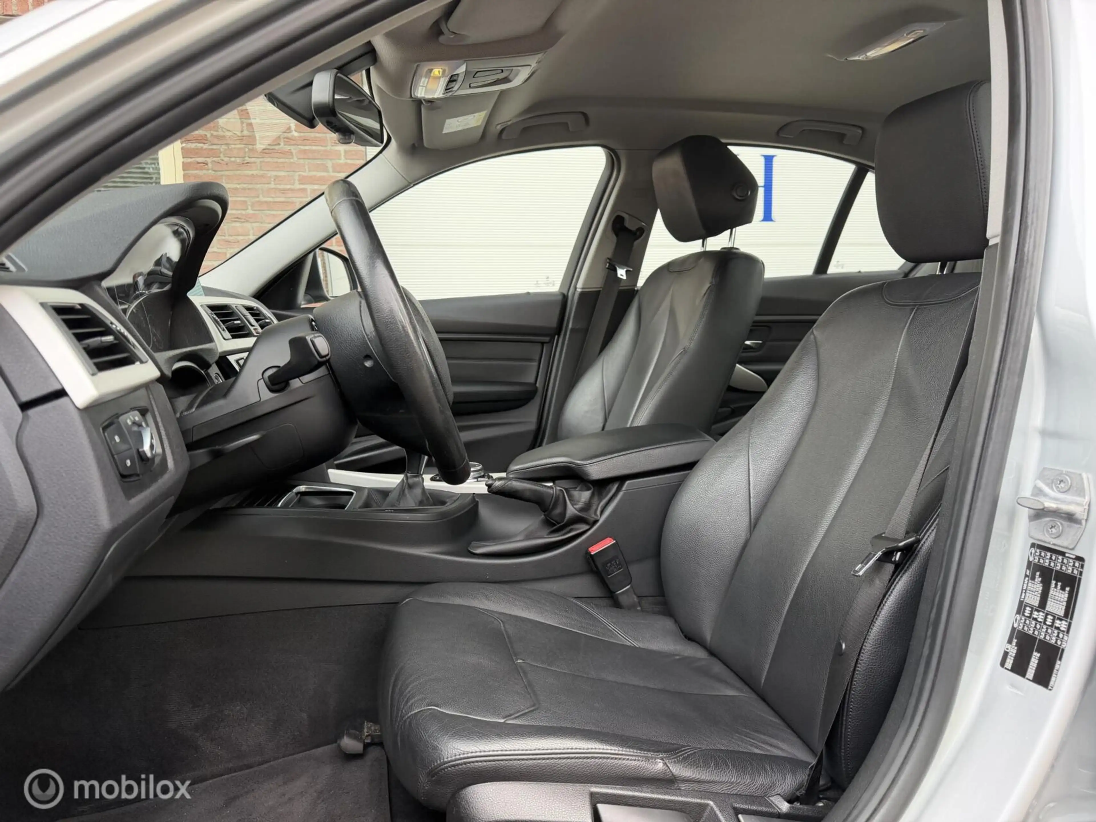 BMW 318 3-serie 318i LCI High Executive Leder Stoelverwarm — photo 5