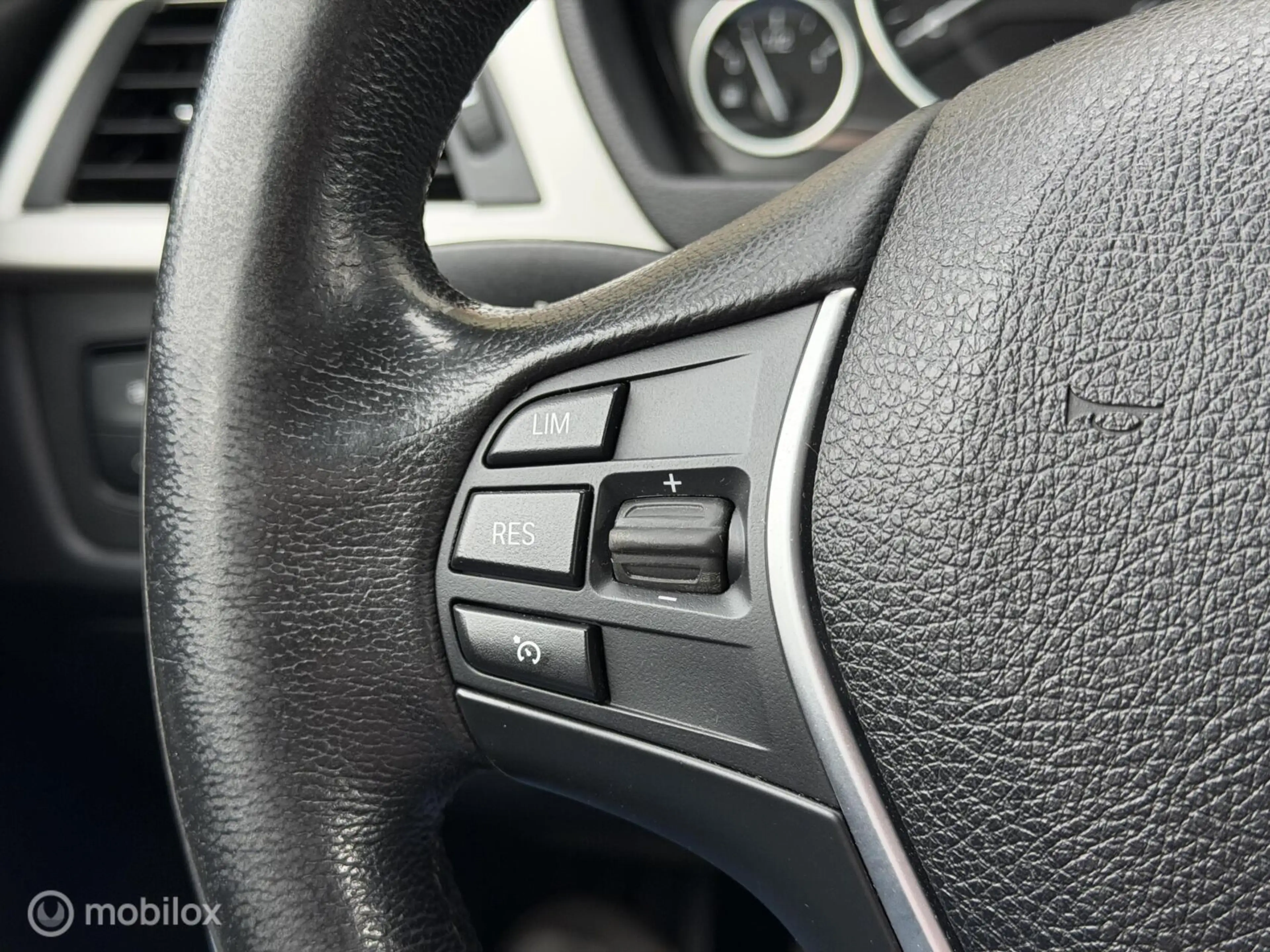 BMW 318 3-serie 318i LCI High Executive Leder Stoelverwarm — photo 25