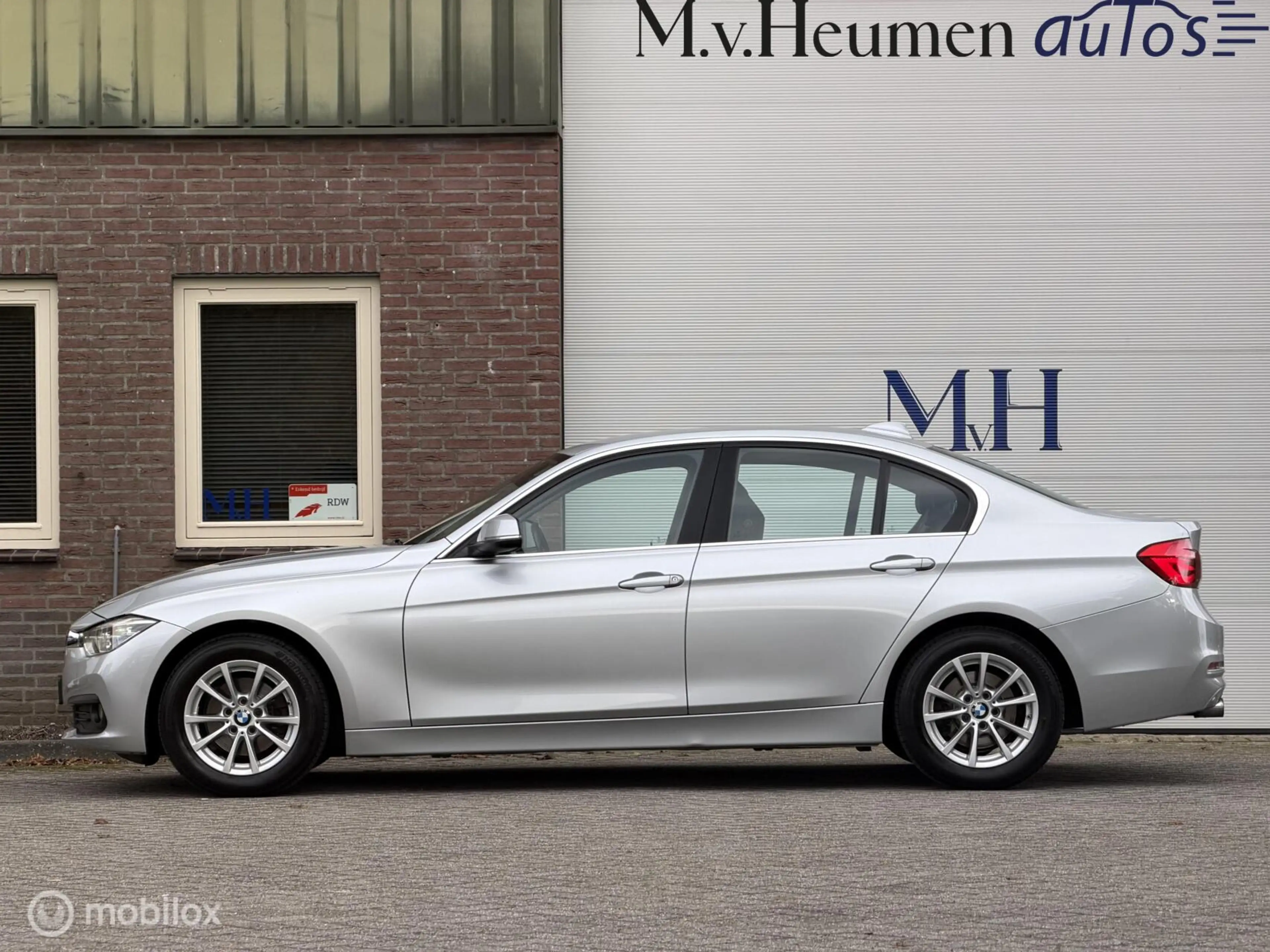 BMW 318 3-serie 318i LCI High Executive Leder Stoelverwarm — photo 2