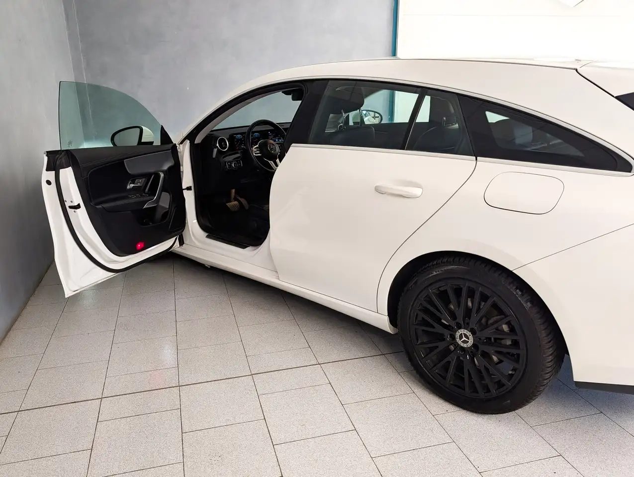 Mercedes-Benz CLA 180 SHOOTING BRAKE 180d Automatic Sport 5