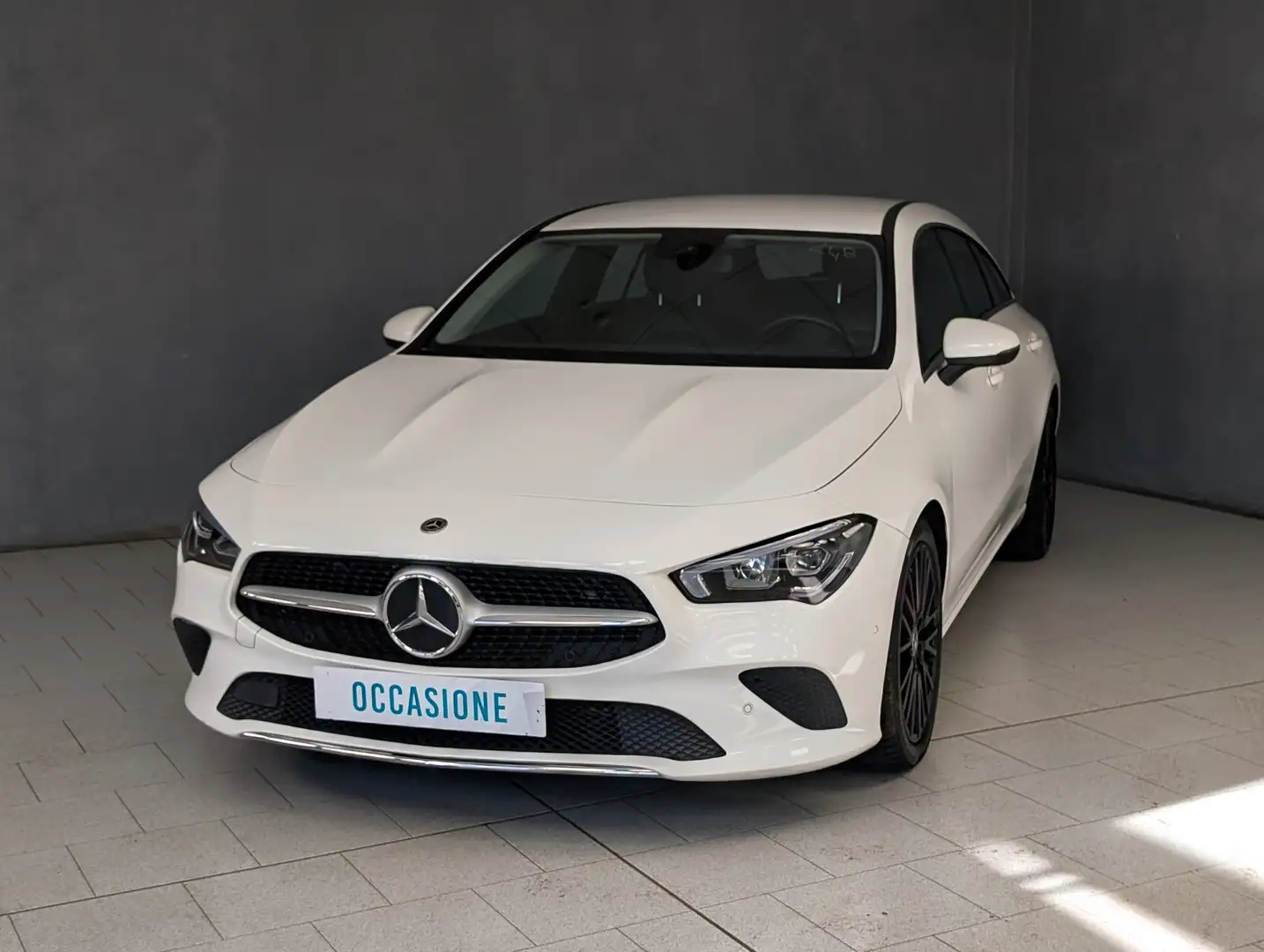 Mercedes-Benz CLA 180 SHOOTING BRAKE 180d Automatic Sport Bianco - 2