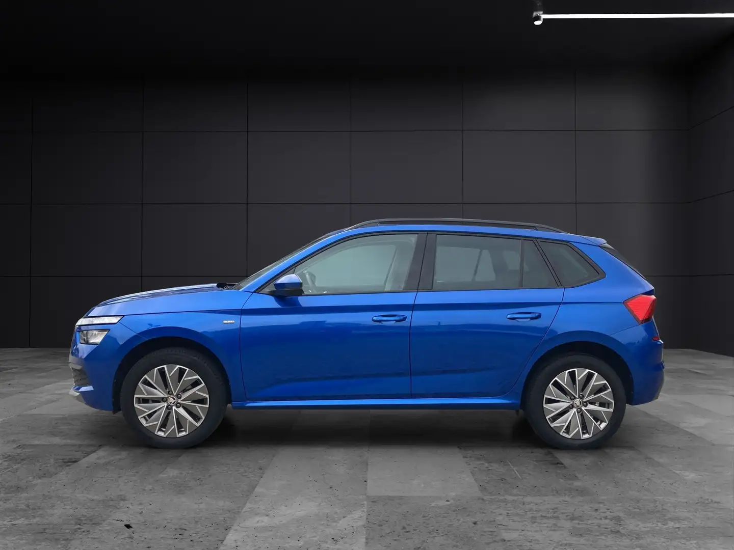 Skoda Kamiq TSI Clever LED AHK Navi GRA RFK SH Blau - 2