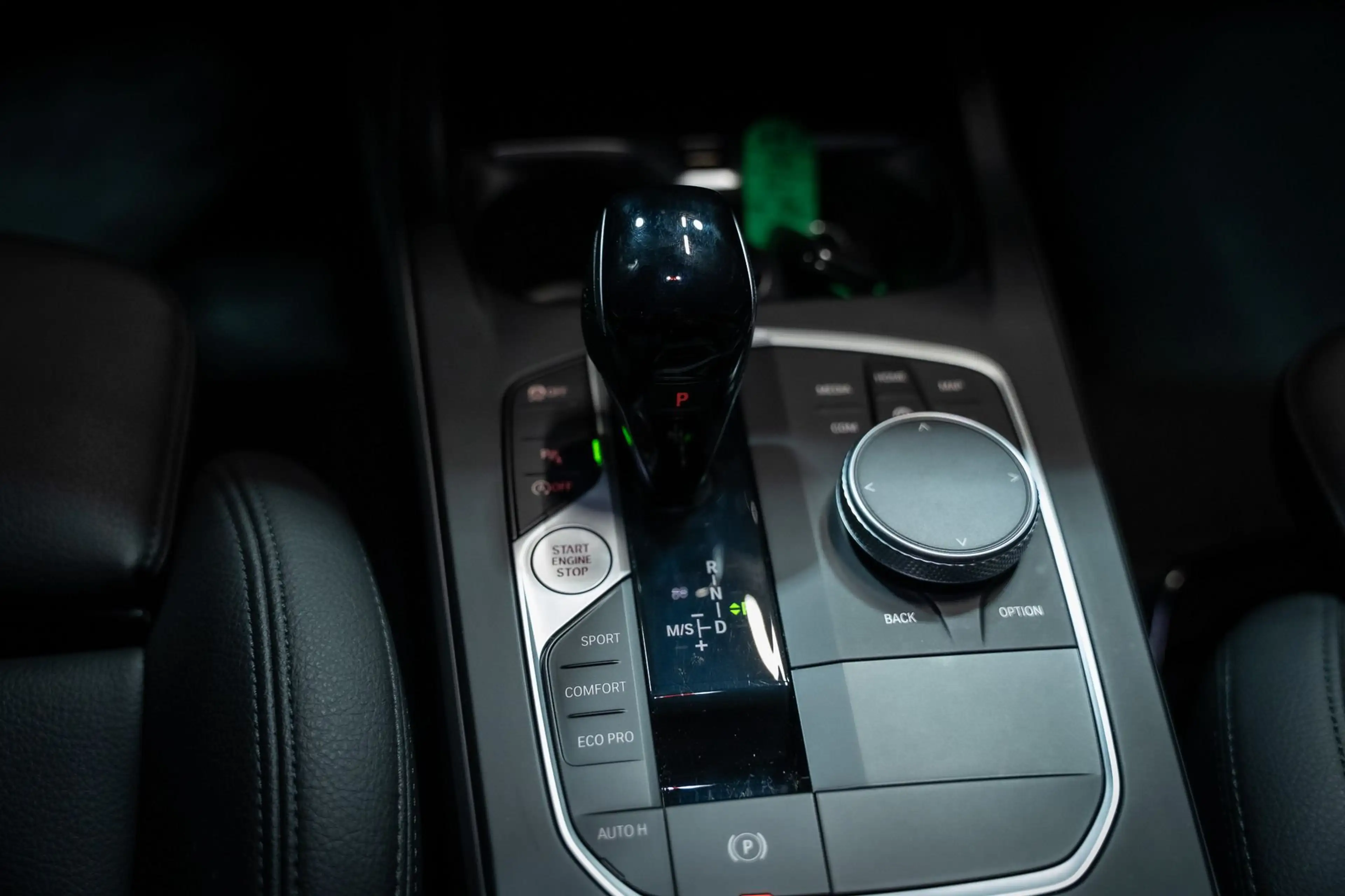 BMW 216 216d — photo 12