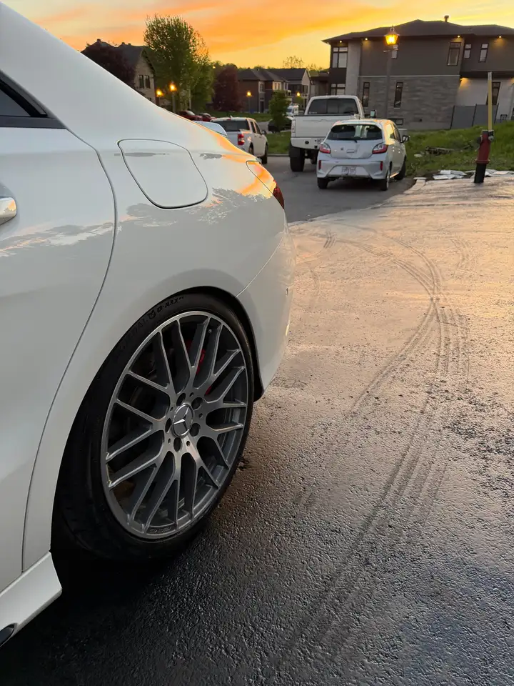 Mercedes-Benz CLA снимка Mercedes-Benz CLA