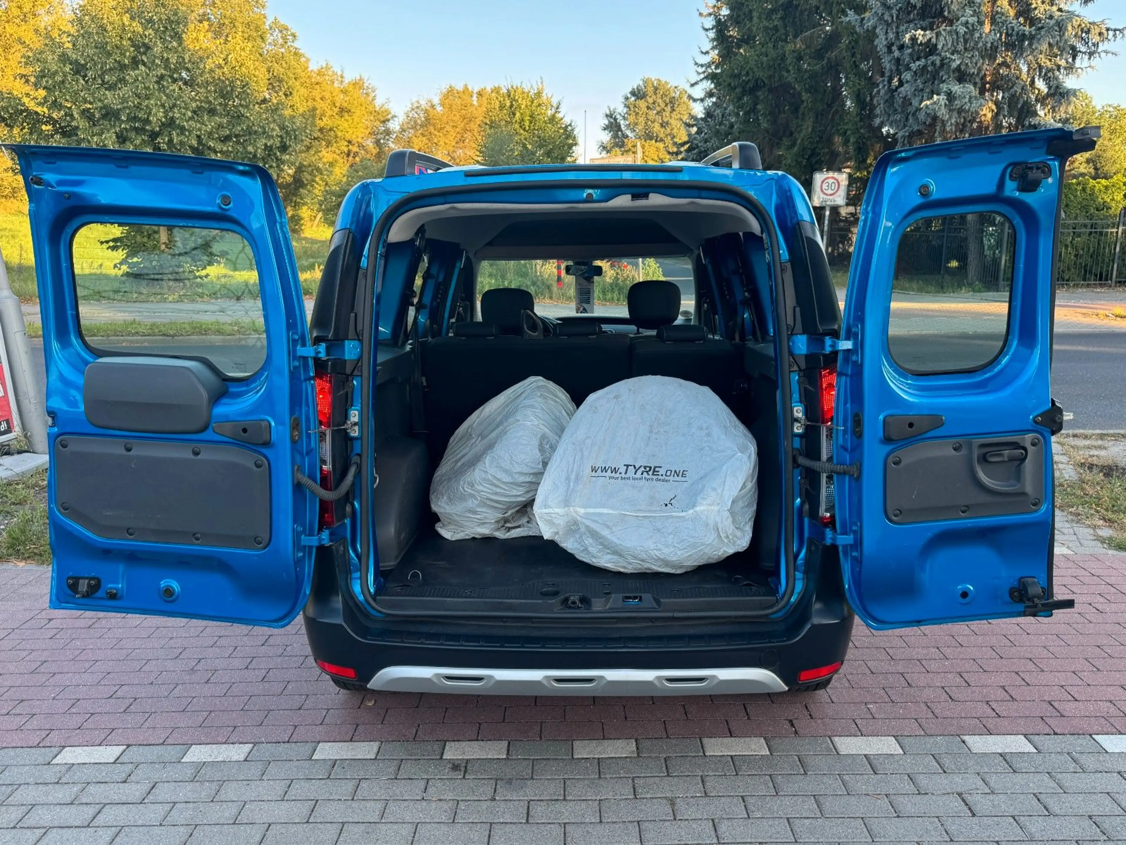 Dacia Dokker Stepway 1.6*Navi*Tempomat*PDC* — photo 10