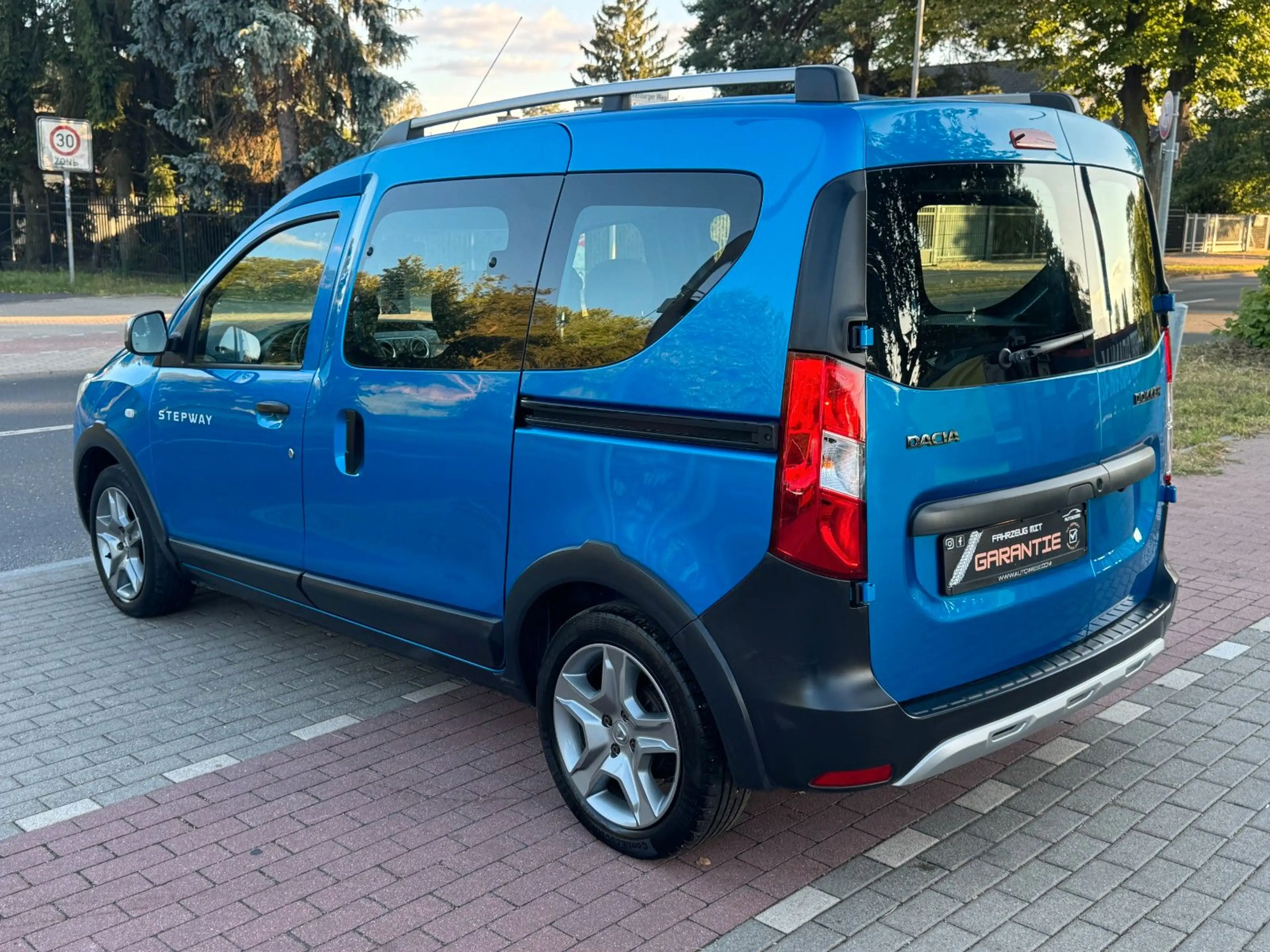 Dacia Dokker Stepway 1.6*Navi*Tempomat*PDC* — photo 6