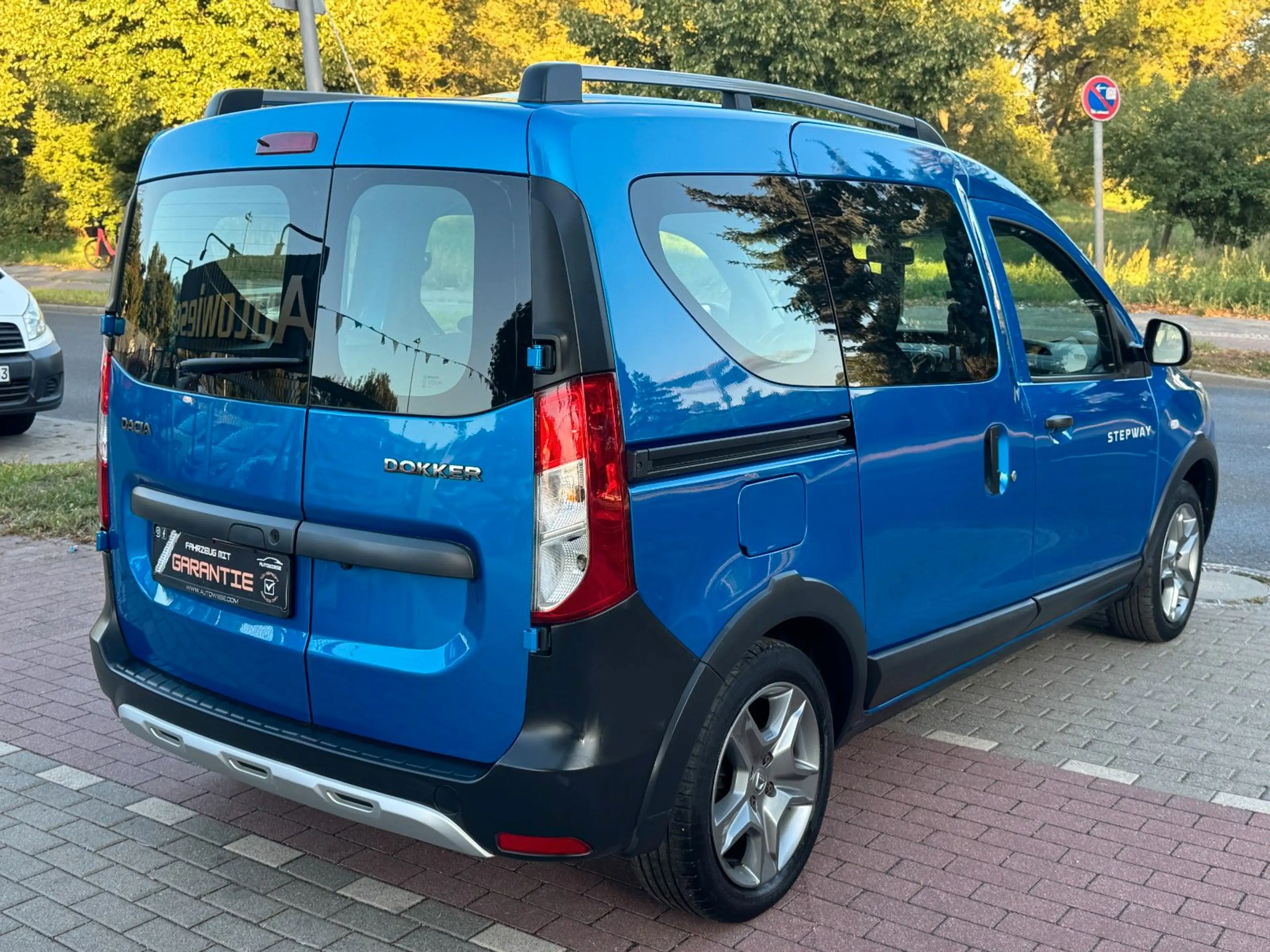 Dacia Dokker Stepway 1.6*Navi*Tempomat*PDC* — photo 5