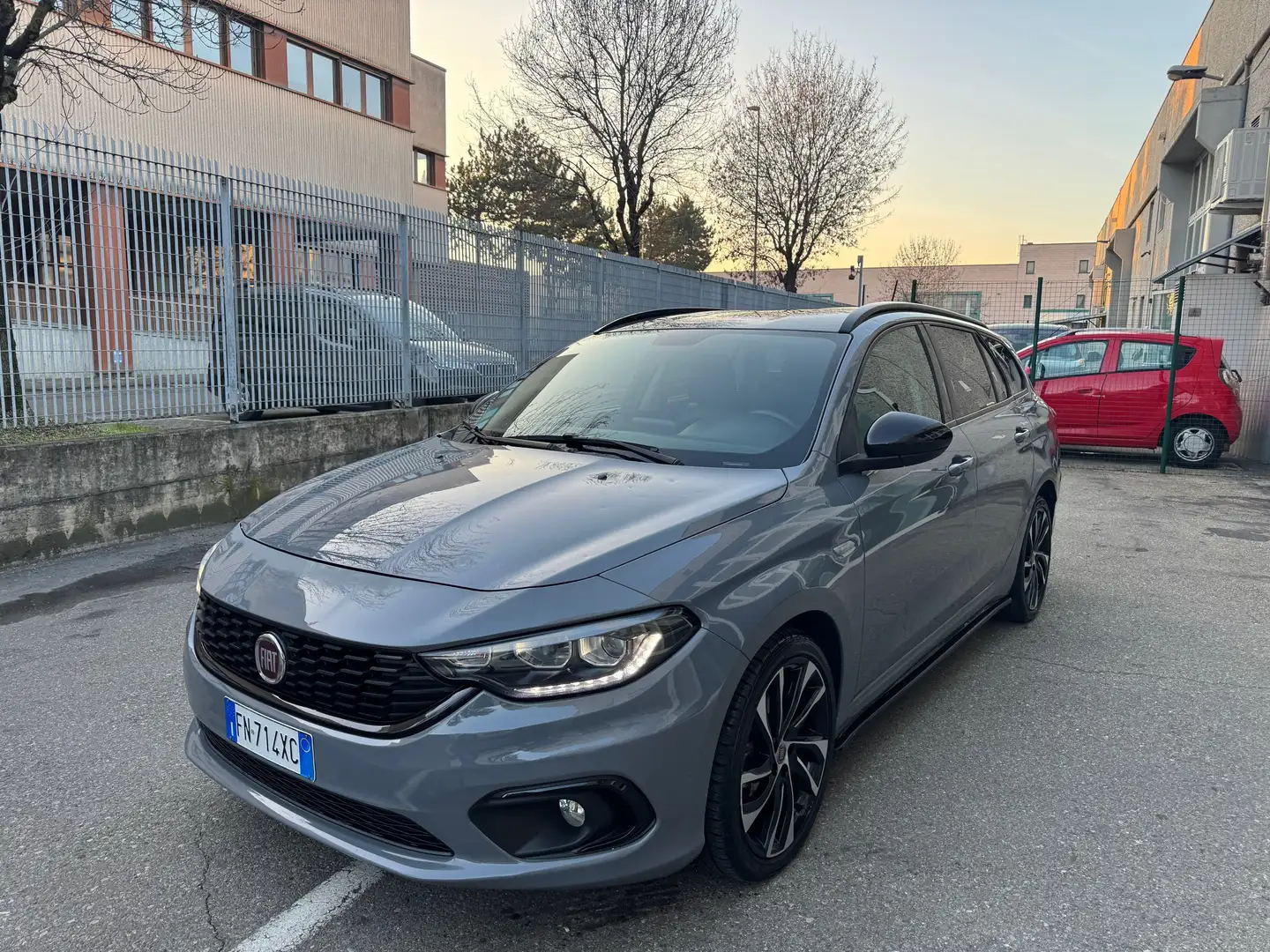 Fiat Tipo SW 1.6 MJT 120CV LOUNGE " OTTIMO PREZZO " Grau - 1