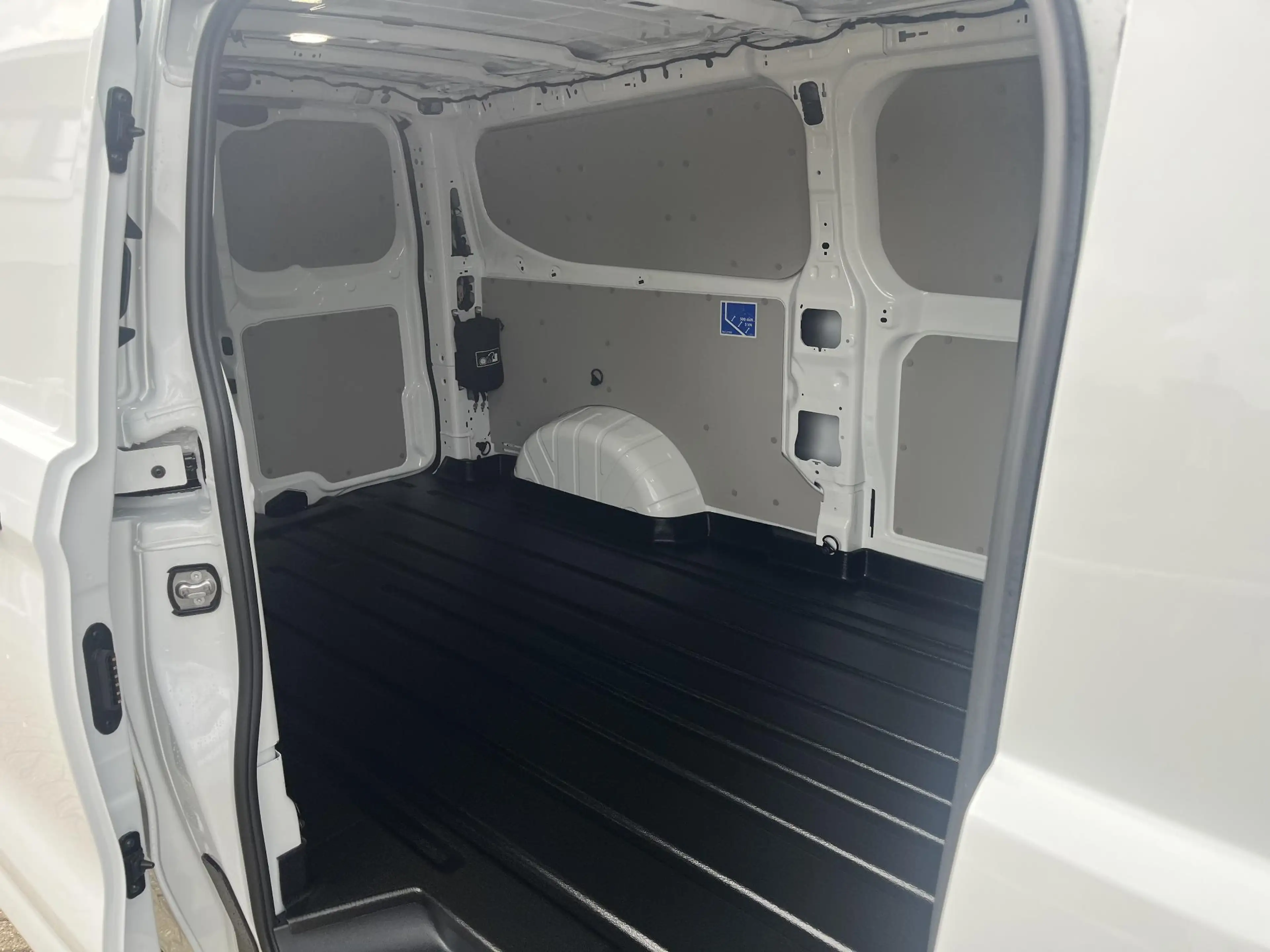 Ford E-Transit Cust. 340 L2H1 Limited 71 kWh | Stoelverwarming | — photo 10