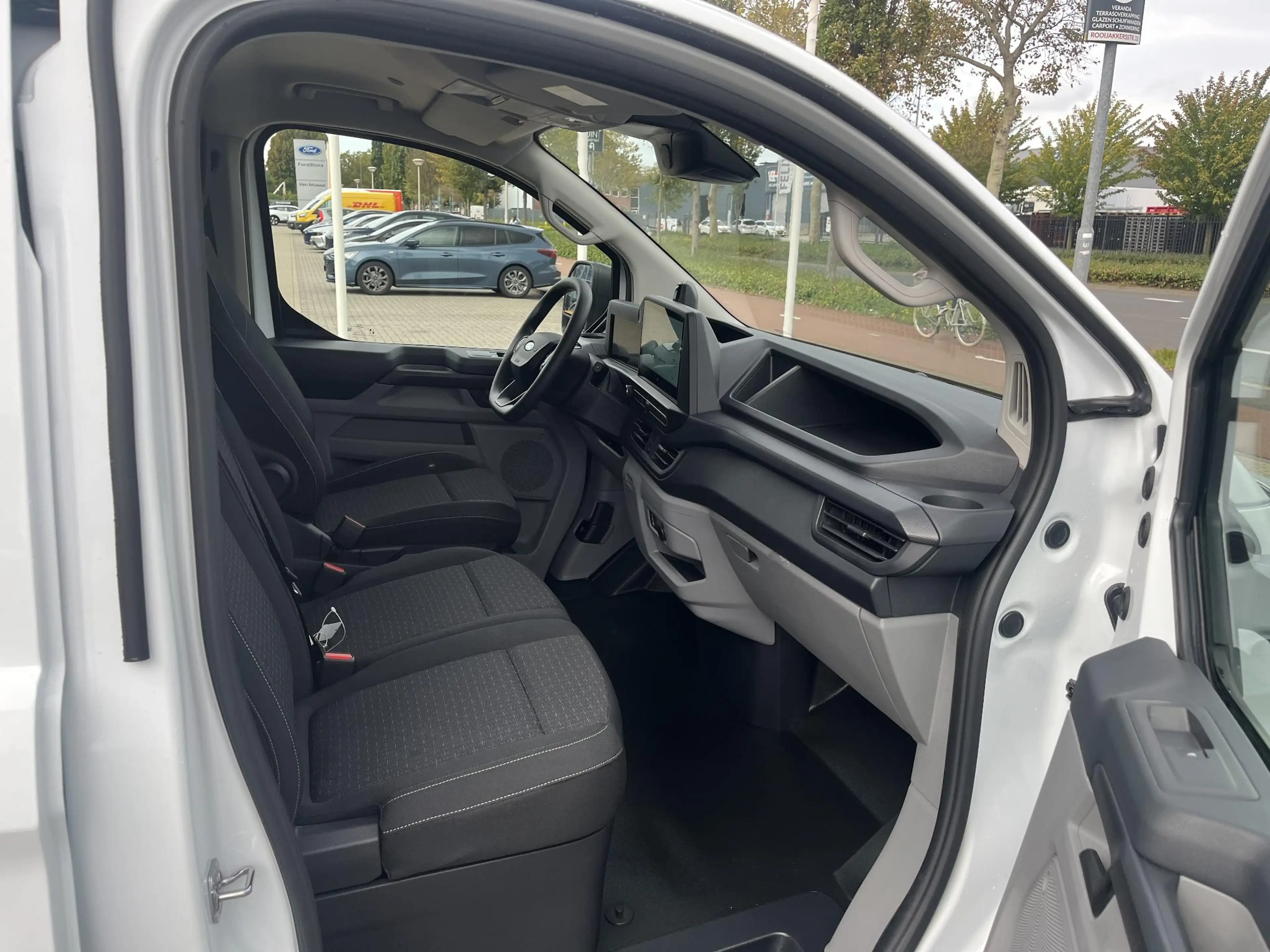 Ford E-Transit Cust. 340 L2H1 Limited 71 kWh | Stoelverwarming | — photo 9