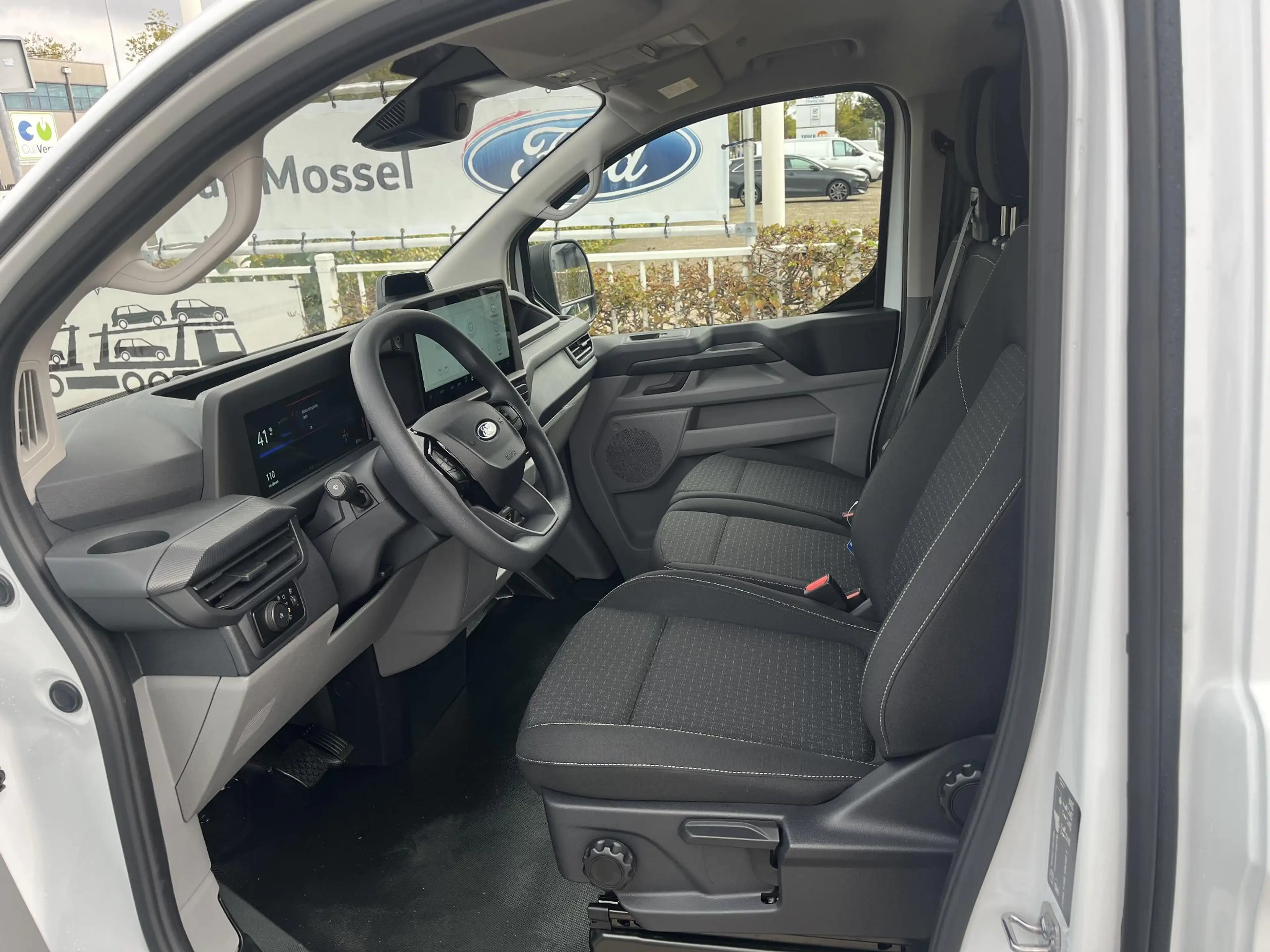 Ford E-Transit Cust. 340 L2H1 Limited 71 kWh | Stoelverwarming | — photo 8