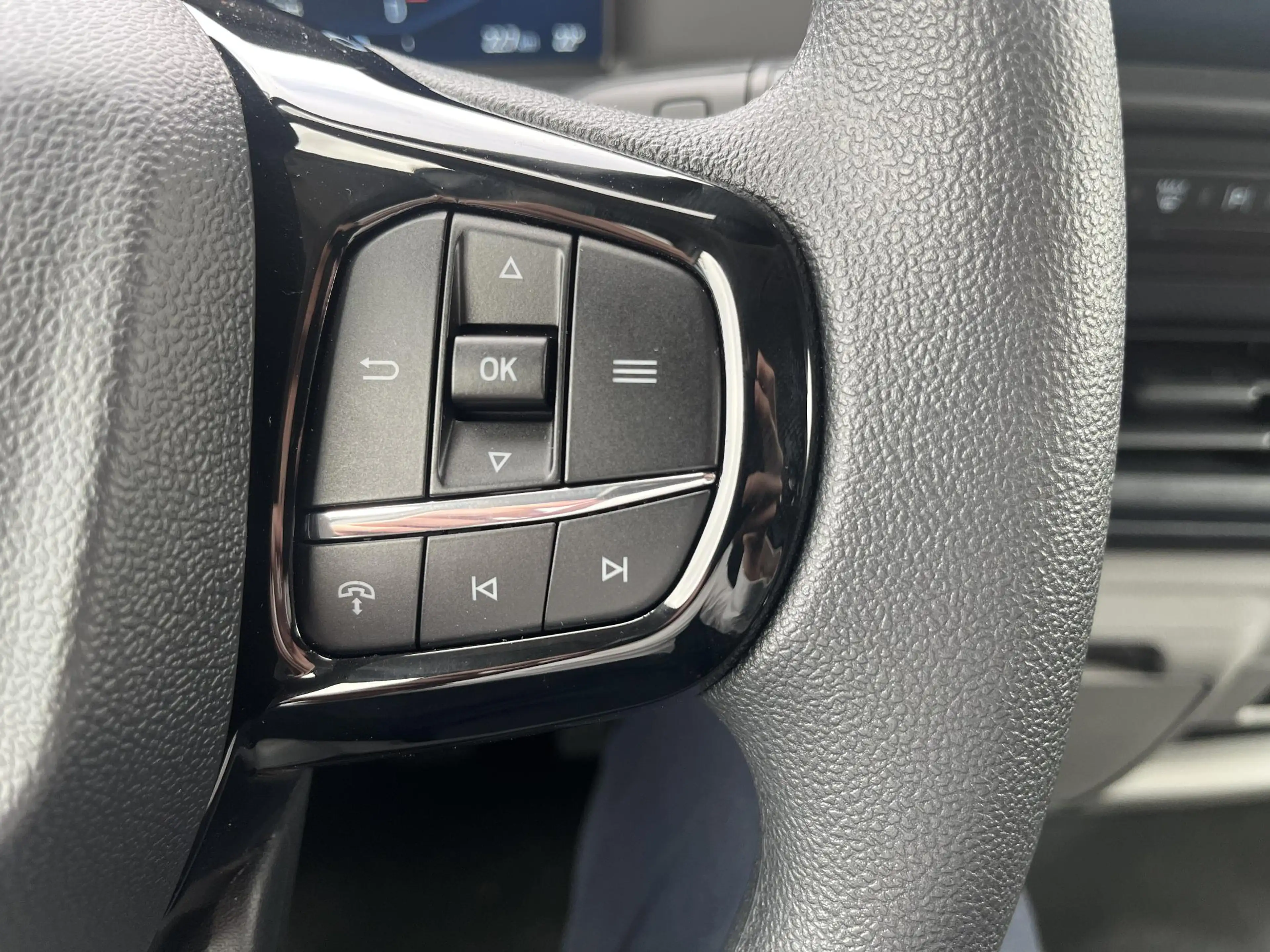 Ford E-Transit Cust. 340 L2H1 Limited 71 kWh | Stoelverwarming | — photo 15