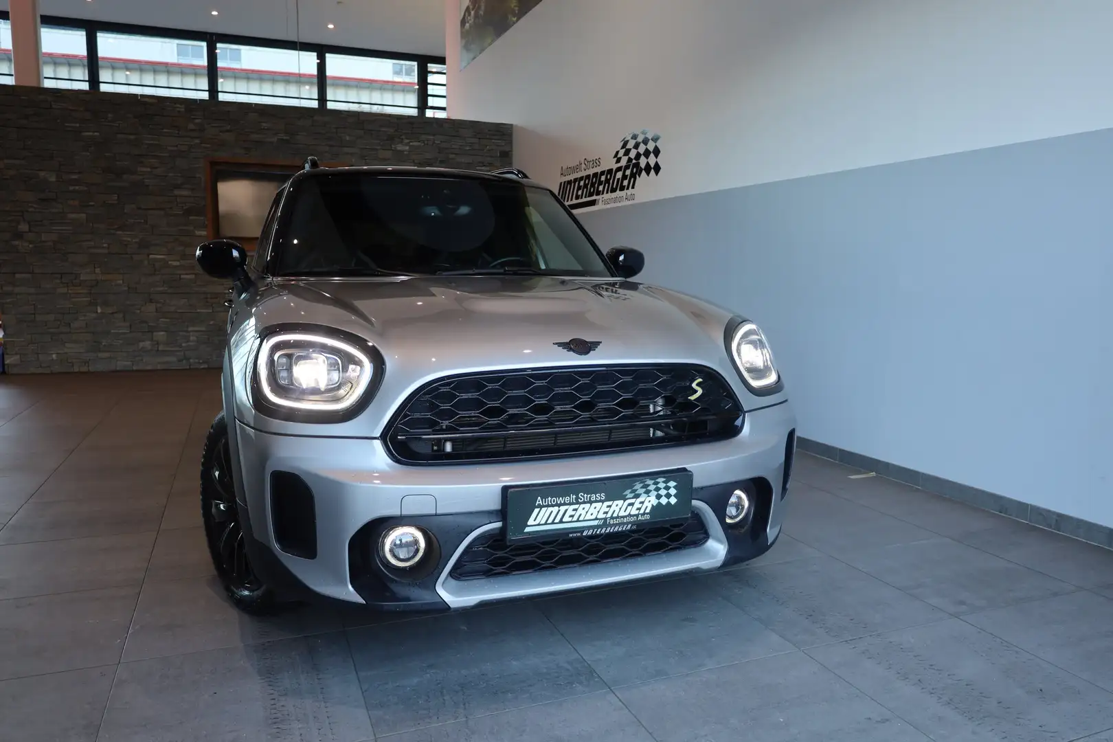 MINI Cooper SE Countryman Countryman SE ALL4 PHEV DAB LED RFK Navi Shz Grau - 2