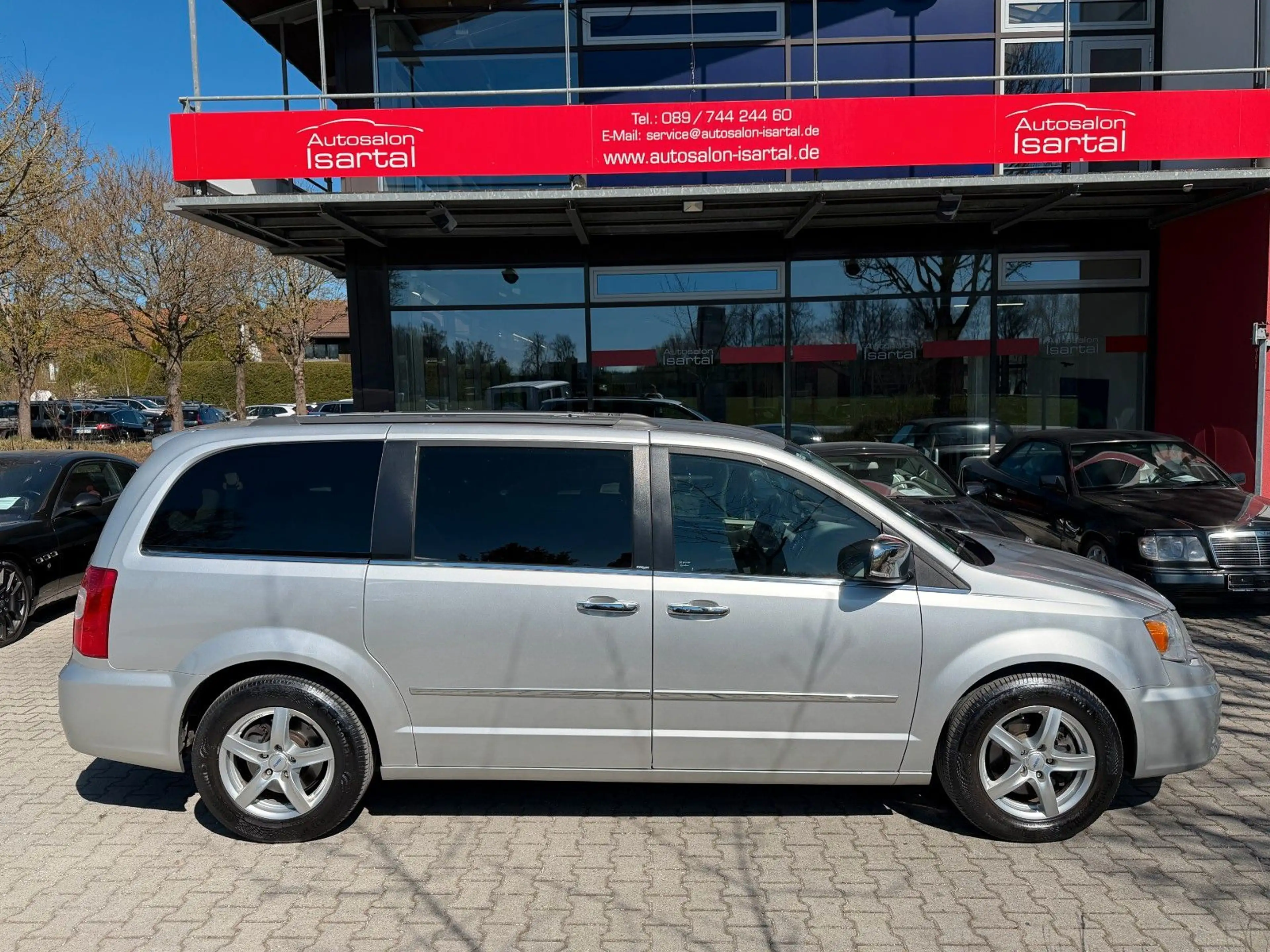 Lancia Voyager Gold — photo 7