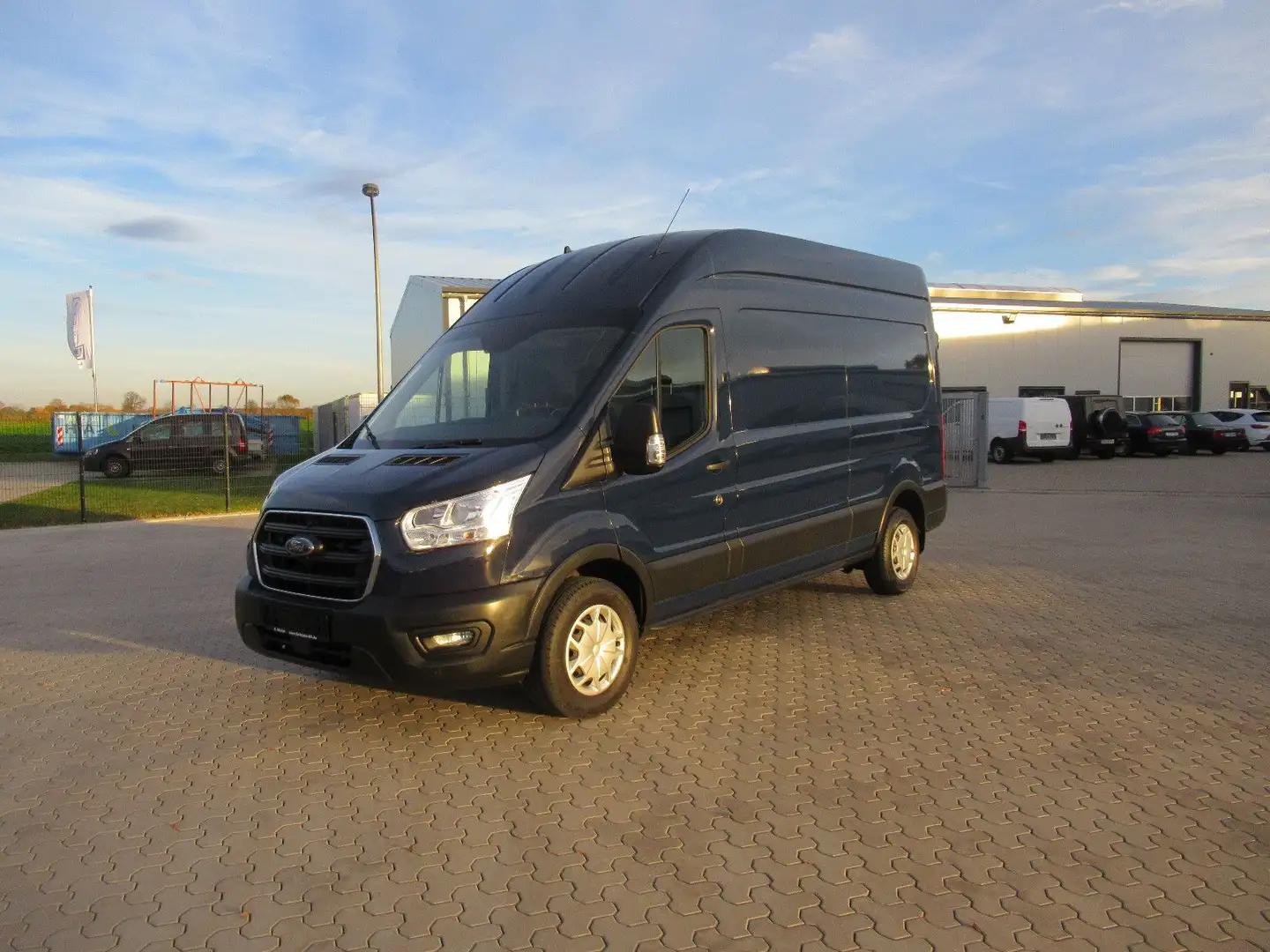 Ford Transit Kasten 350 L3 Trend/1.Hand Blau - 1