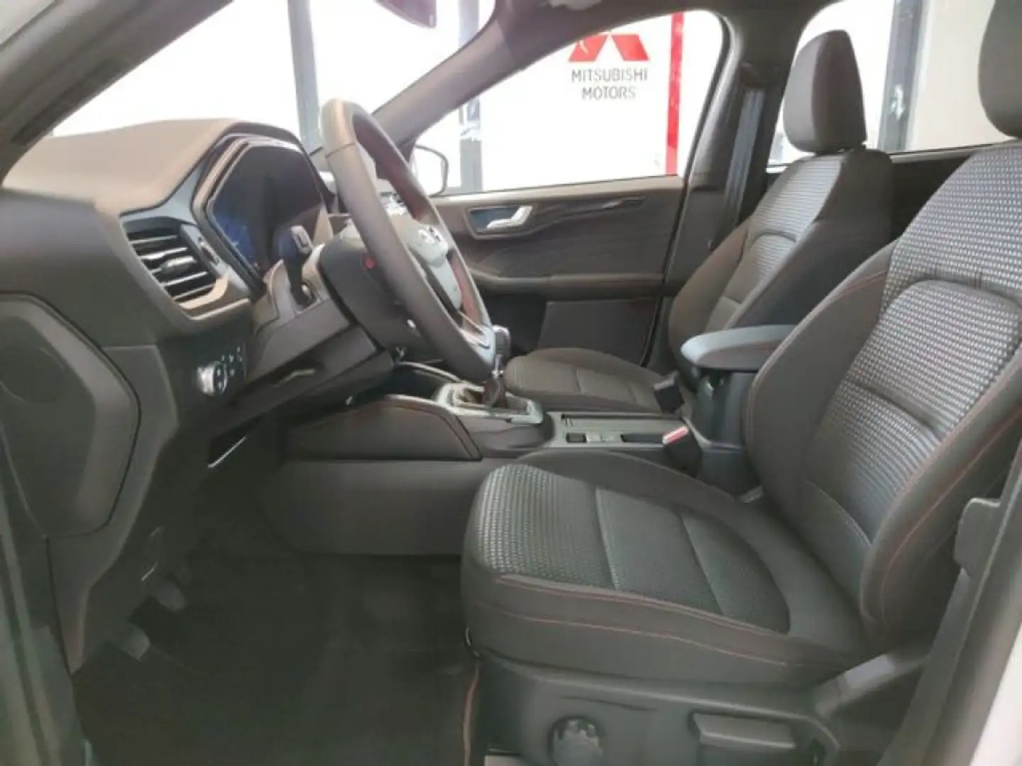Ford Kuga 1.5 EcoBoost 150 CV 2WD ST-Line Bianco - 2
