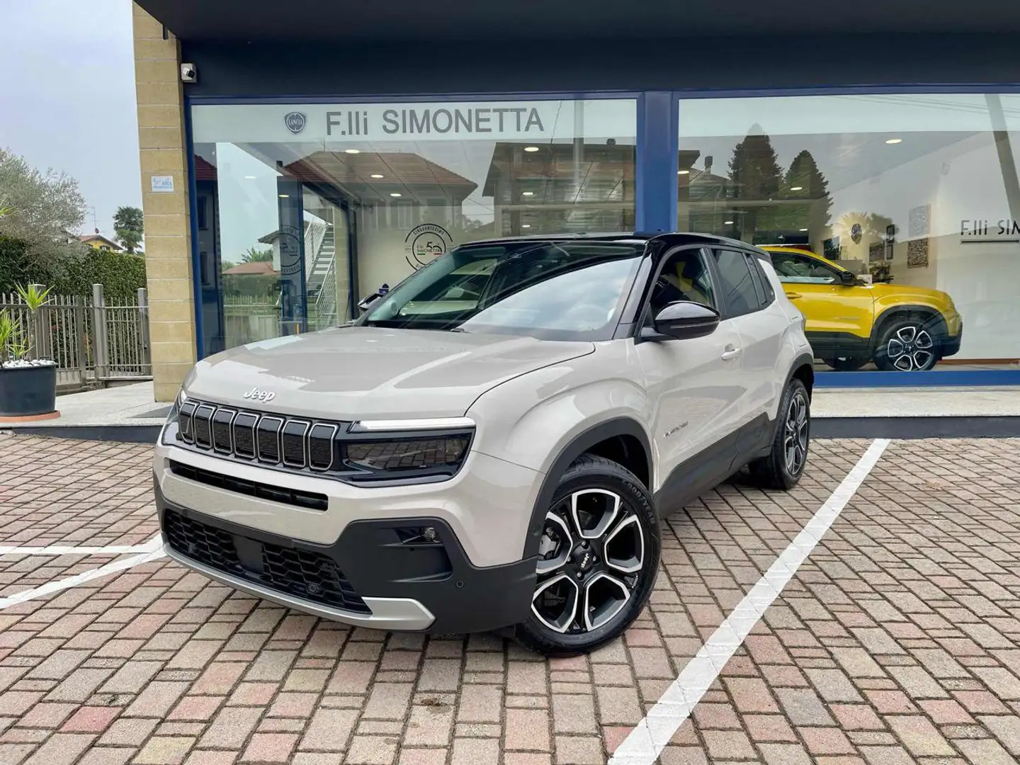 Jeep Avenger 1.2 Turbo 110 CV MHEV Summit - KM0 Czarny - 1